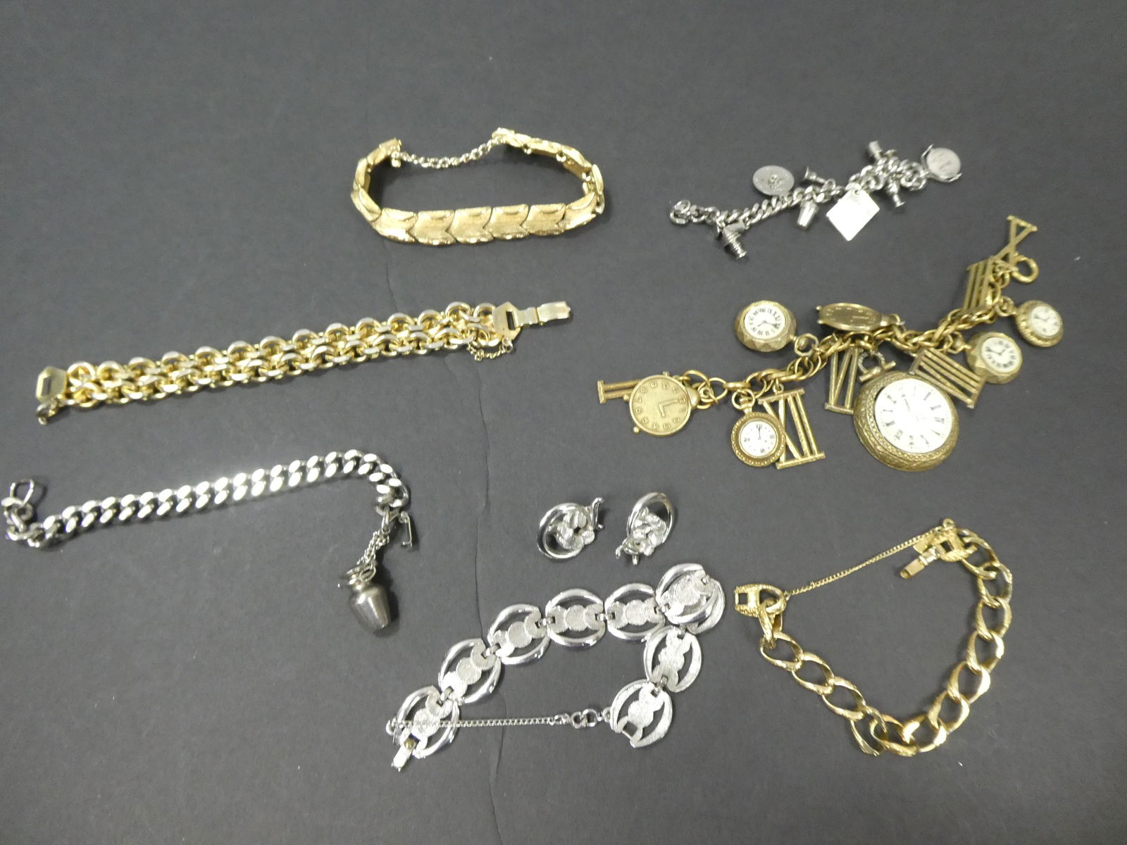 Lot 7 Vintage Assorted Costume Designer Bracelets 3 Monet 2 Charm etc (1 of 9)