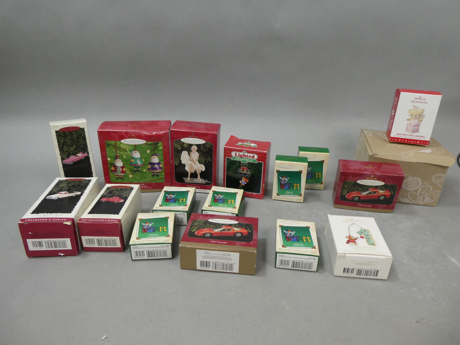 Lot 17 New in Box Vintage Hallmark Christmas Ornaments (1 of 8)