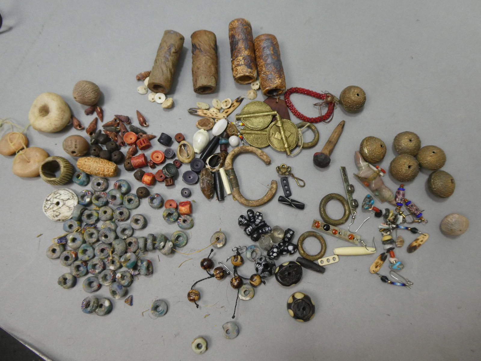 Lot Antique Assorted African Beards Bone Metal Brass Shell etc: Lot Antique Assorted African Beards Bone Metal Brass Shell etc. Condition:Normal wear with age and use Shipping:We offer in-house shipping. Item(s) will be packed after invoice is paid and shipping ch