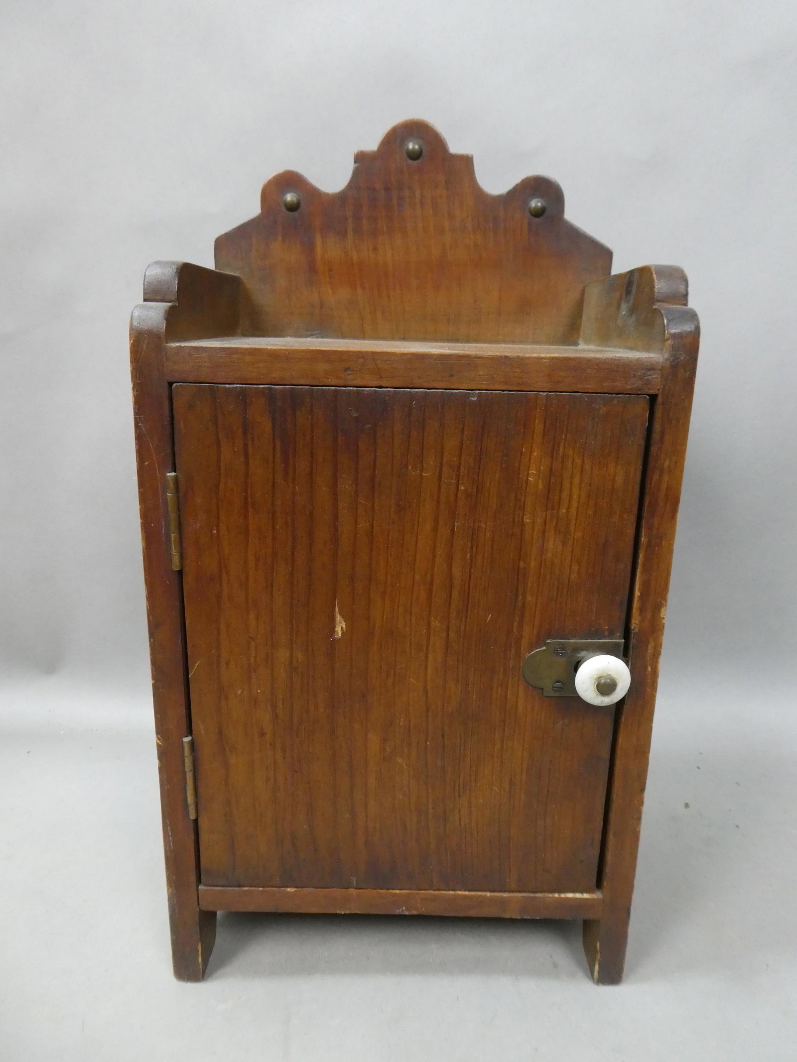 Antique Primitive Small Footed Kitchen Cabinet Spice Box: Antique Primitive Small Footed Kitchen Cabinet Spice Box. Measurements in inches: 16 high x 8 1/2 x 9 Condition:Normal wear with age and use Shipping:We offer in-house shipping. Item(s) will be packed