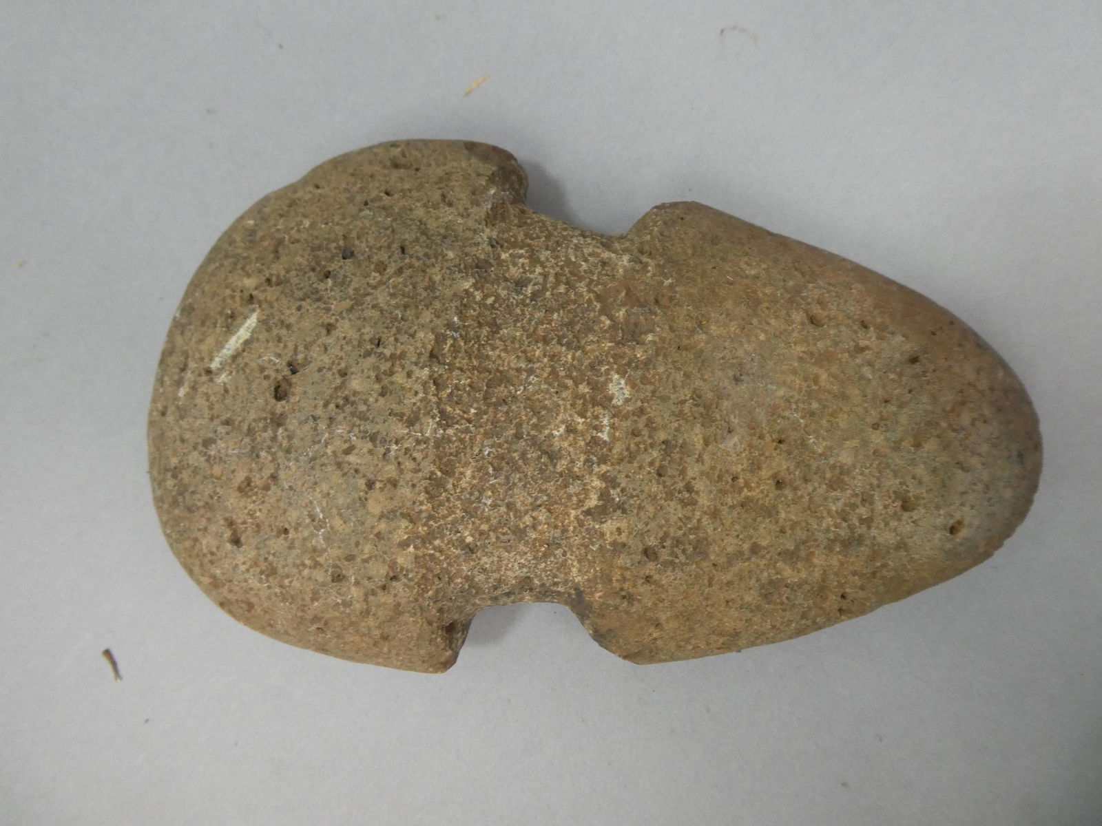 Antique Native American Indian Stone Axe Head w/ Groove: Antique Native American Indian Stone Axe Head w/ Groove. Measurements in inches: 8 1/2 x 5 1/2 Condition:Normal wear with age and use Shipping:We offer in-house shipping. Item(s) will be packed after