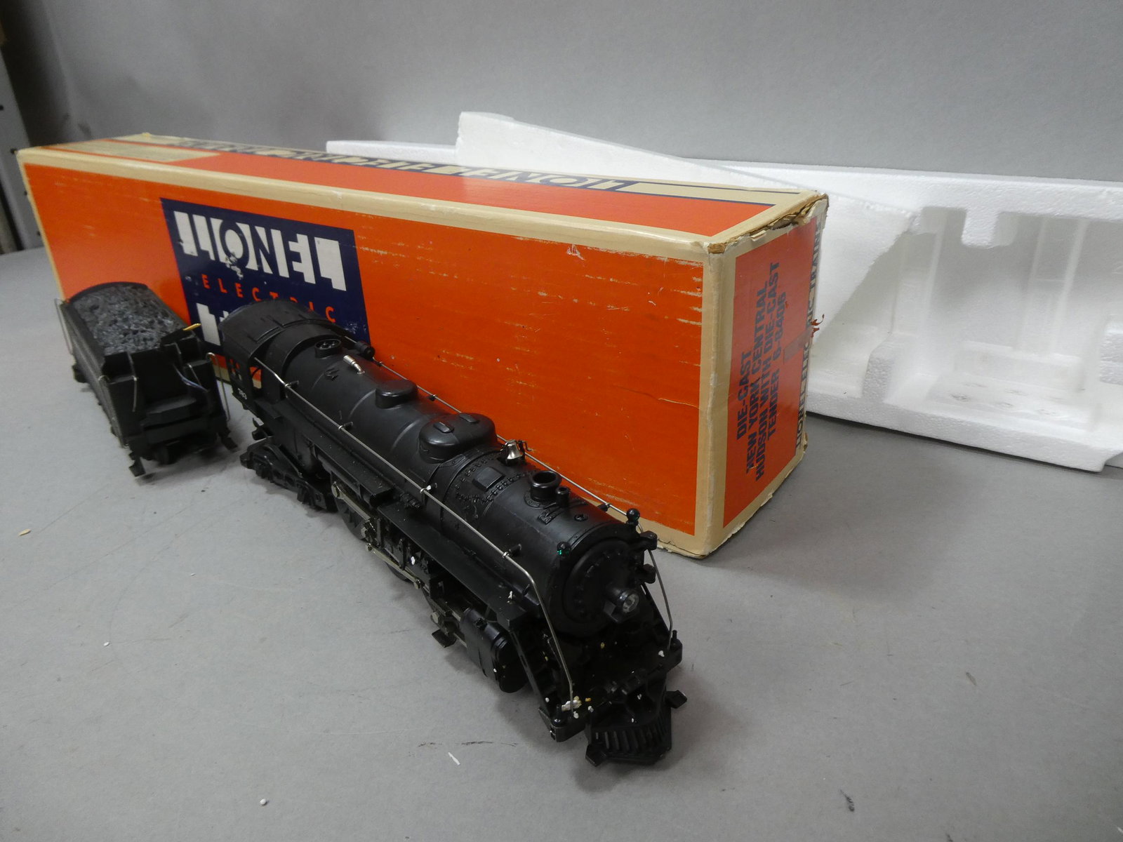 Lionel 6-8406 NYC Hudson Locomotive & Tender in Box (1 of 9)
