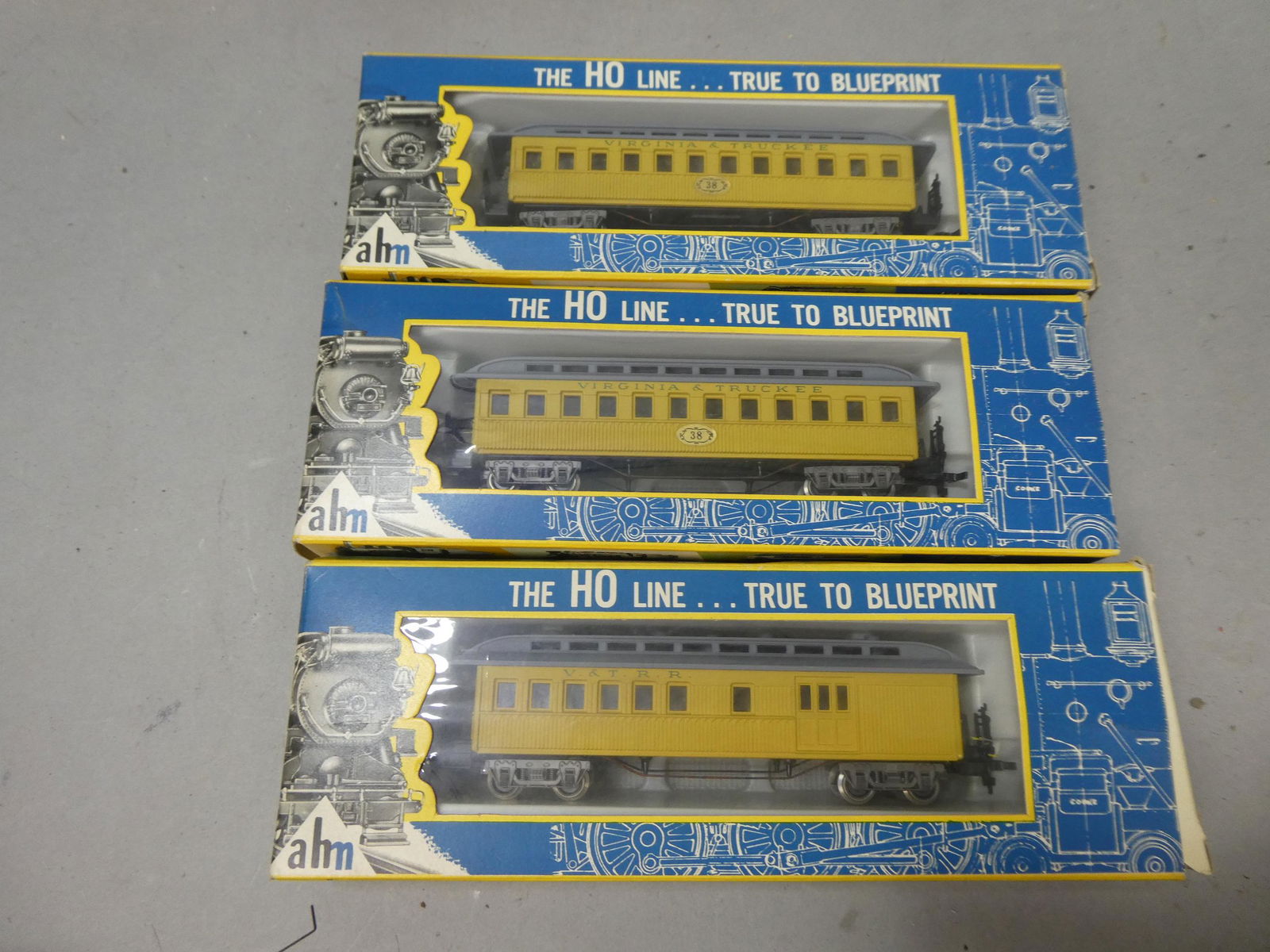 Lot 3 NOS AHM HO Scale Old Time Passenger Cars 6236 and 6235 (1 of 5)