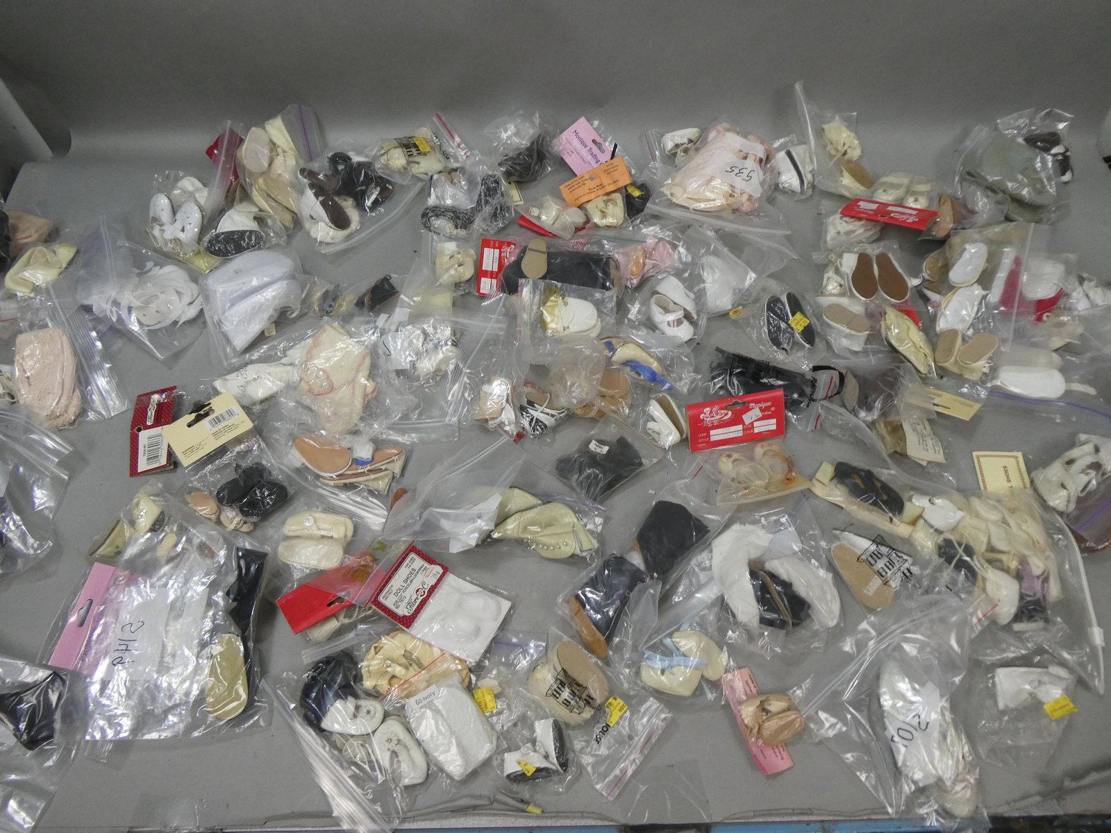 Large Lot Antique & Vintage Assorted Doll Shoes Pairs (1 of 17)