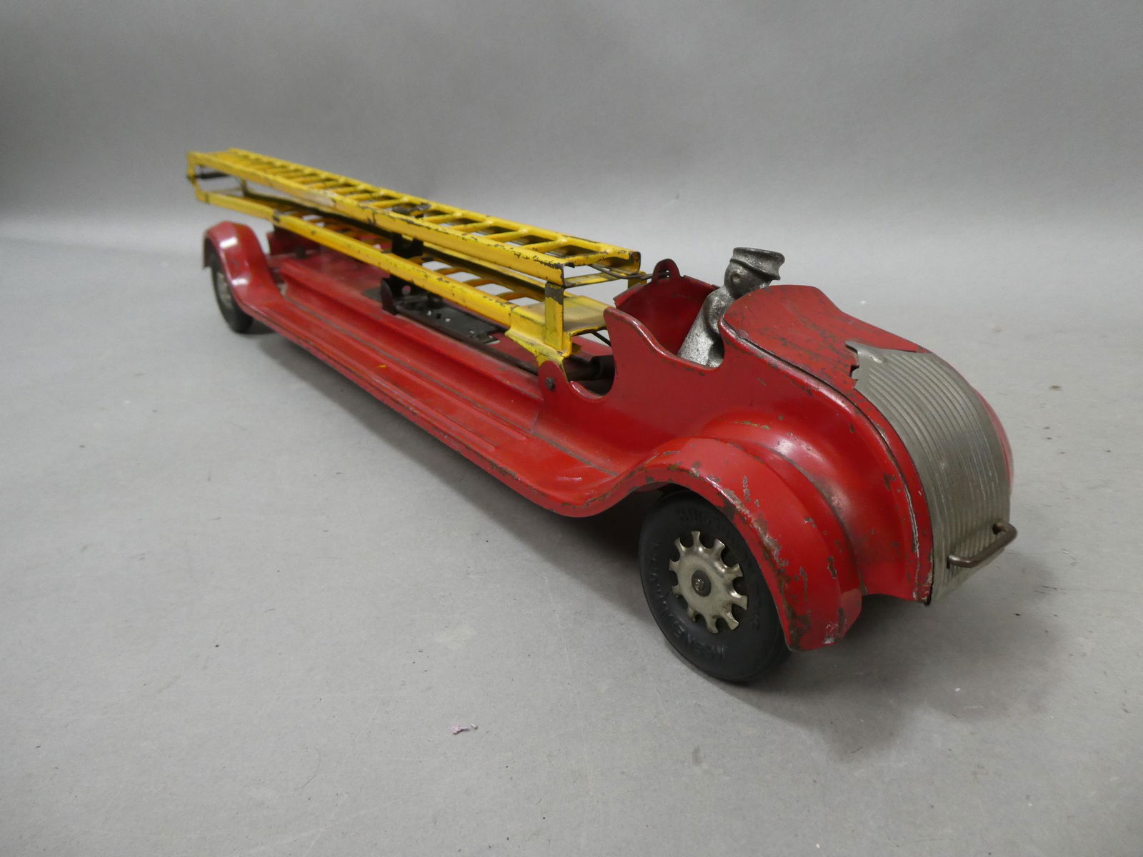 1920's Kingsbury Aerial Fire Truck W/ Auto Extension Ladder w/ Driver (1 of 8)