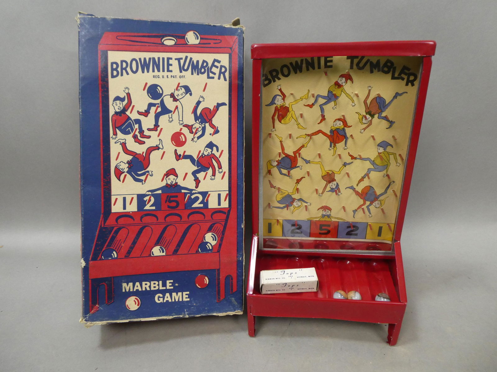 1930's NOS Brownie Tumbler Marble Game in Box (1 of 10)