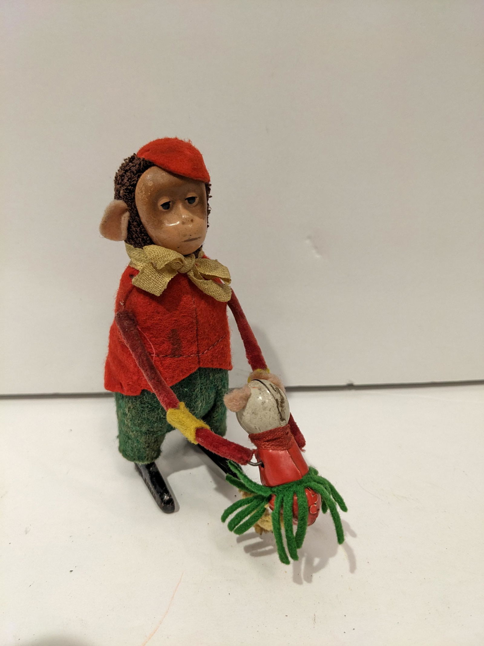 Prewar Schuco Germany Dancing Monkey & Mouse Wind Up (1 of 6)