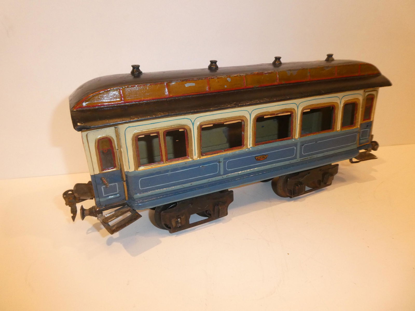 Marklin Hand-Painted 1 Gauge Passenger Train Car (1 of 7)