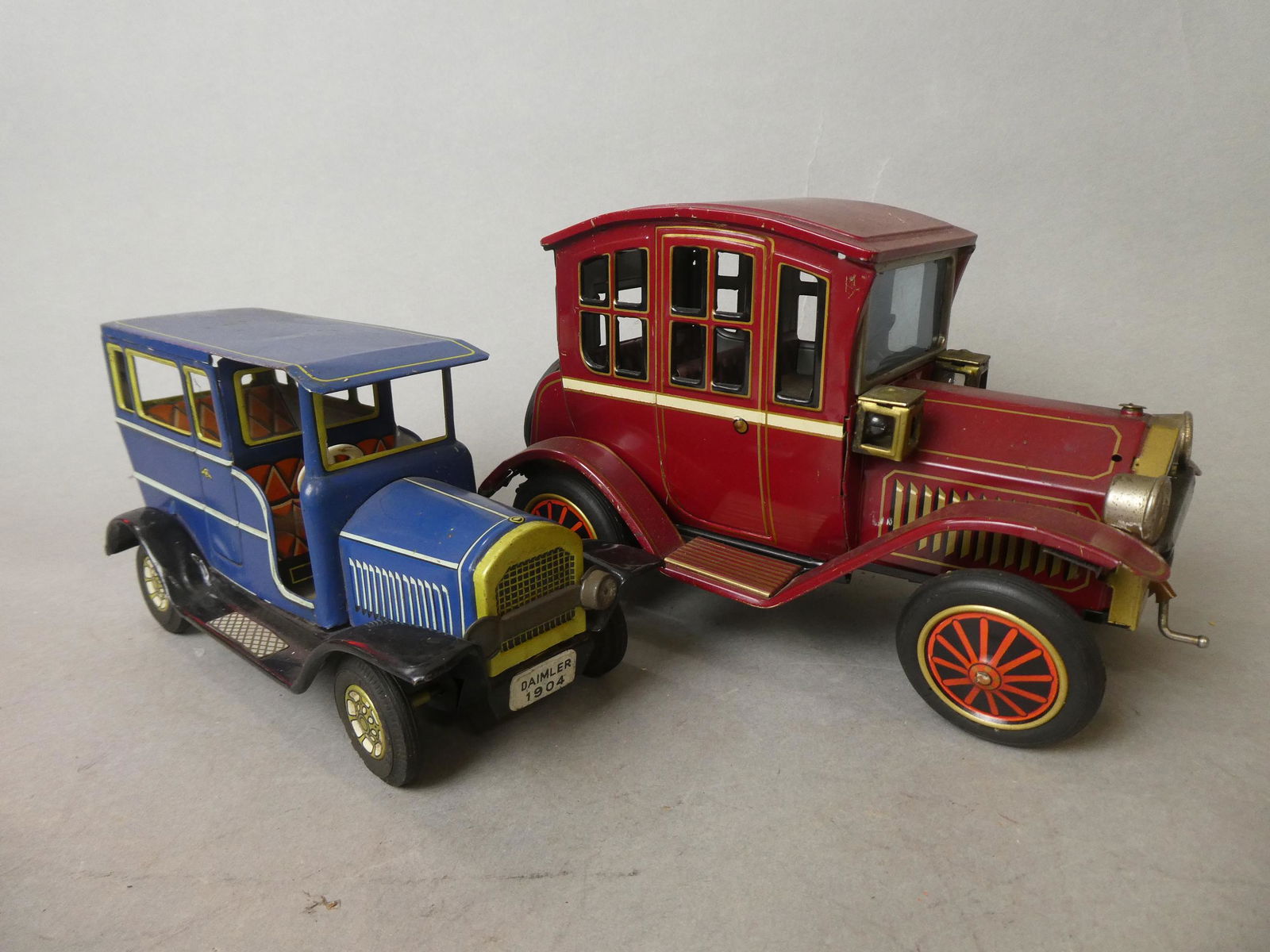 1950's Japan Tin Litho Old Timer Cars Battery-op (1 of 6)