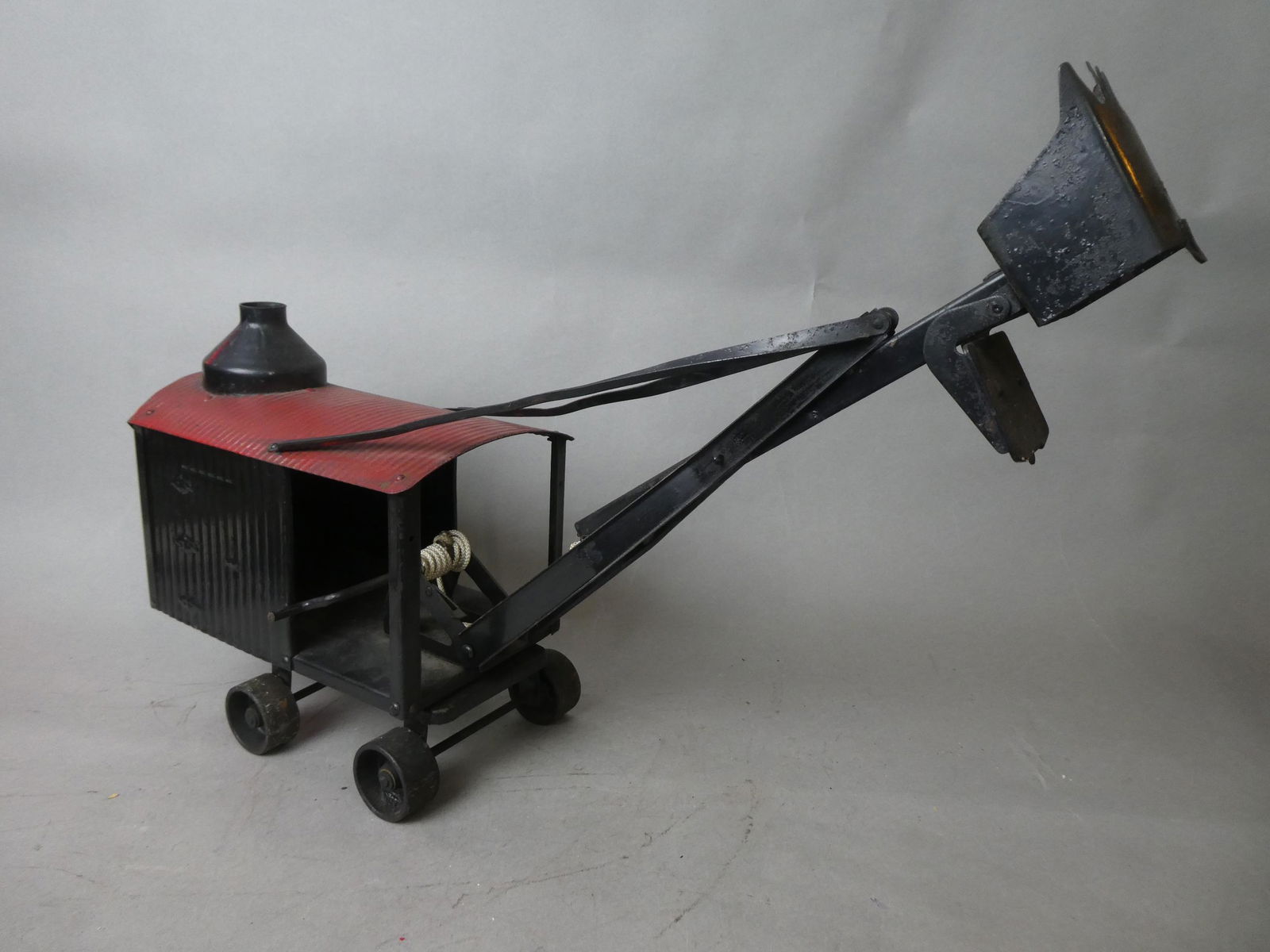 1921 Buddy L #220 Pressed Steel Steam Shovel: 1921 Buddy L #220 Pressed Steel Steam Shovel. Measurements in inches: 26 long Condition:Normal wear to original paint Shipping:We offer in-house shipping. Item(s) will be packed after invoice is paid