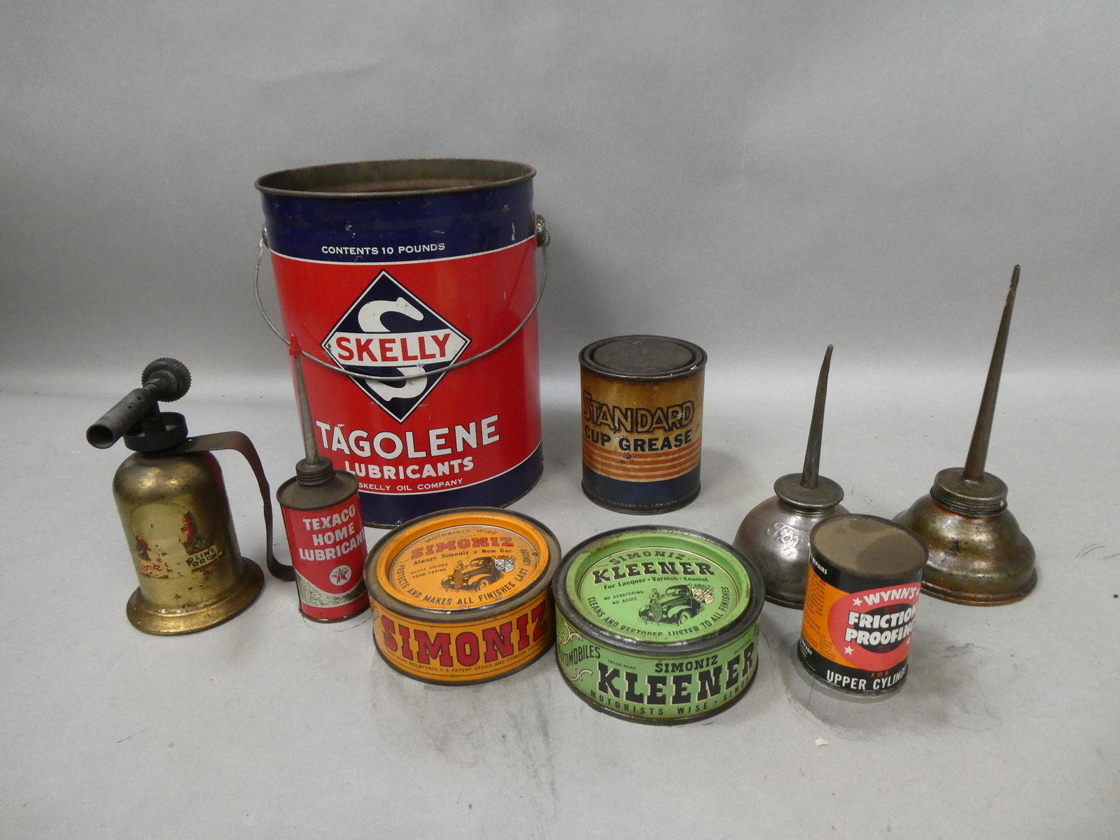 Lot 9 Assorted Vintage Gas Station Oil Cans & Tins (1 of 10)