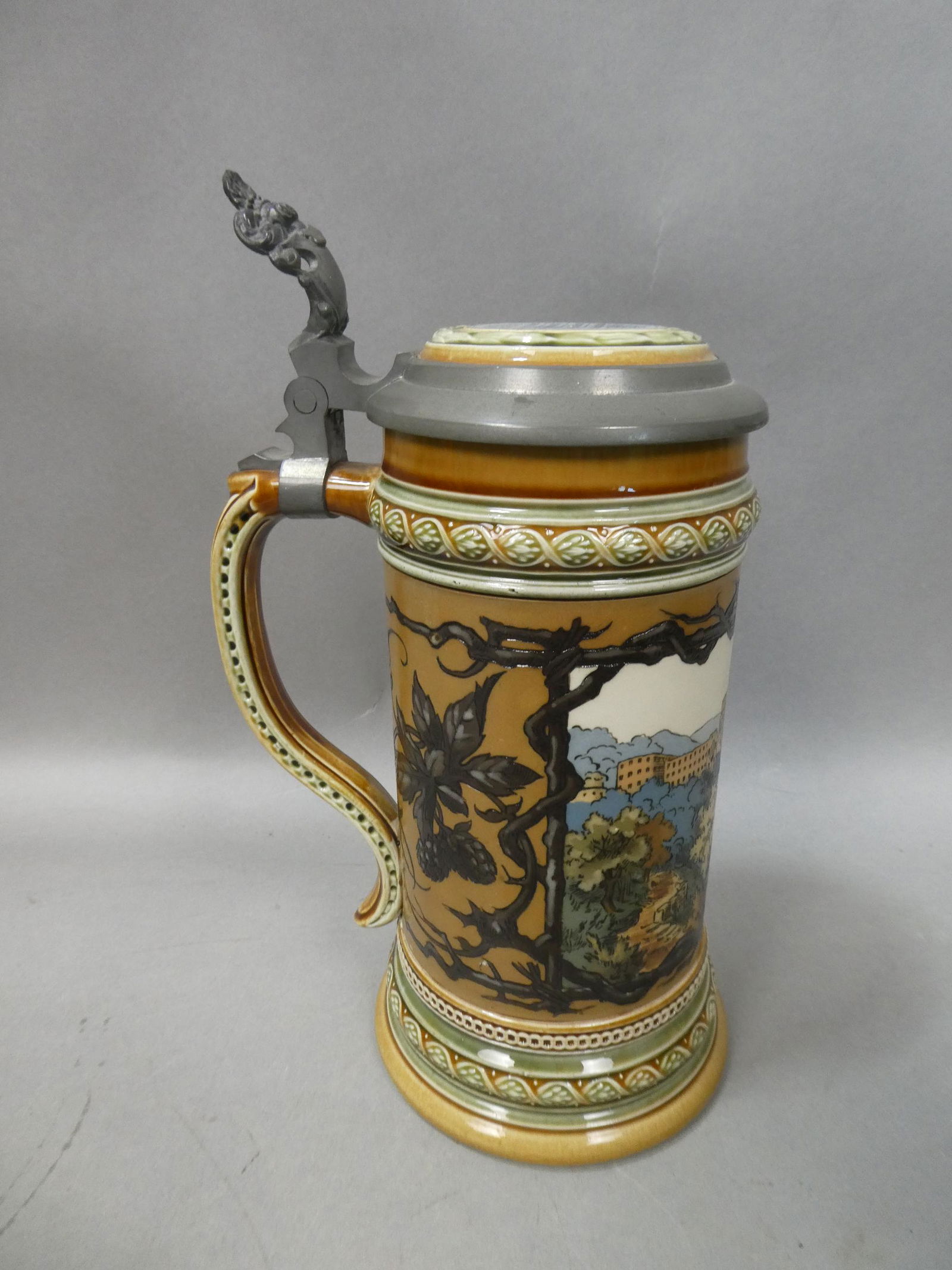 Vintage Villeroy & Boch Mettlach Etched .5L Beer Stein (1 of 7)
