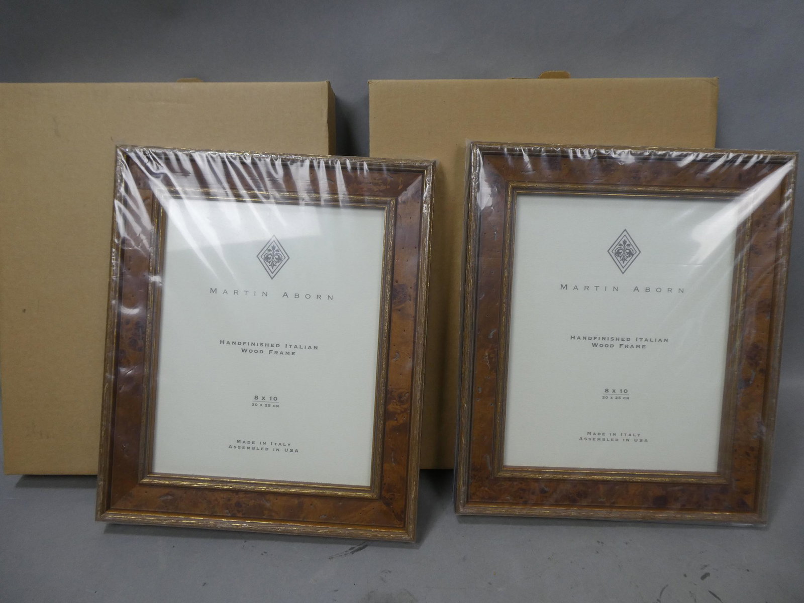 Martin Aborn 8x10 NEW Handfinished Italian Wood Frame Made in Italy & USA: Martin Aborn 8x10 NEW Handfinished Italian Wood Frame Made in Italy & USA. Condition:New in boxes, never used Shipping:We offer in-house shipping. Item(s) will be packed after invoice is paid and ship
