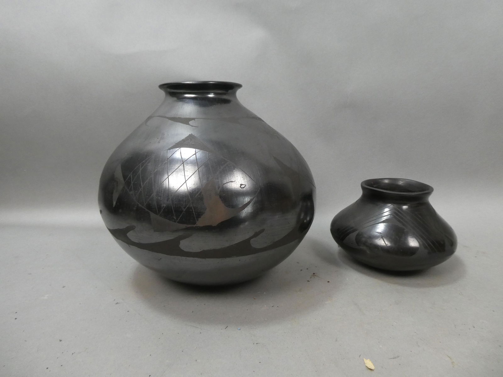 Lot 2 Mata Ortiz Mexico Black Pottery Jars Signed JST (1 of 11)