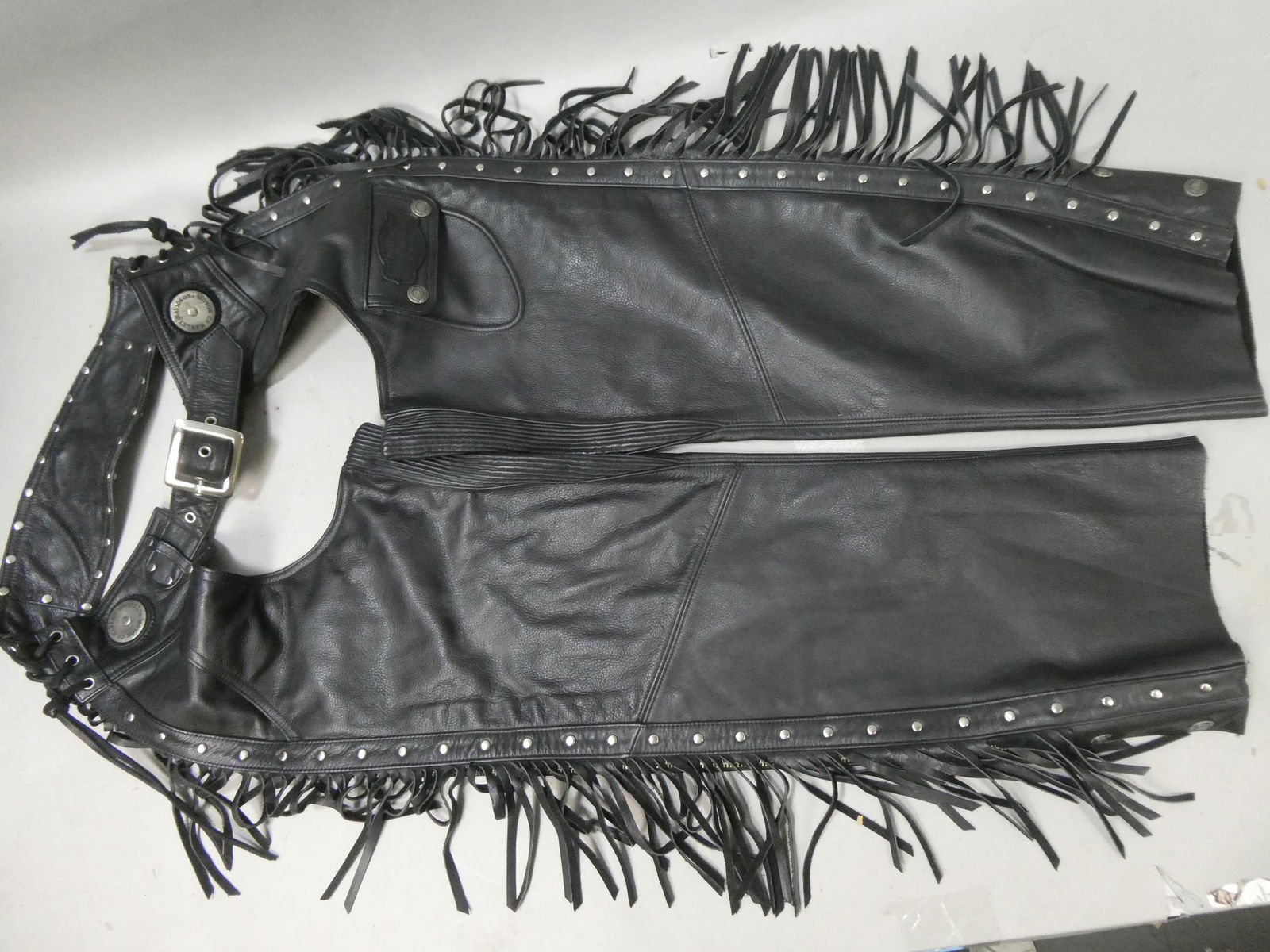 Size Large Black Leather Harley Davidson Motorcycle Fringed Chaps (1 of 9)