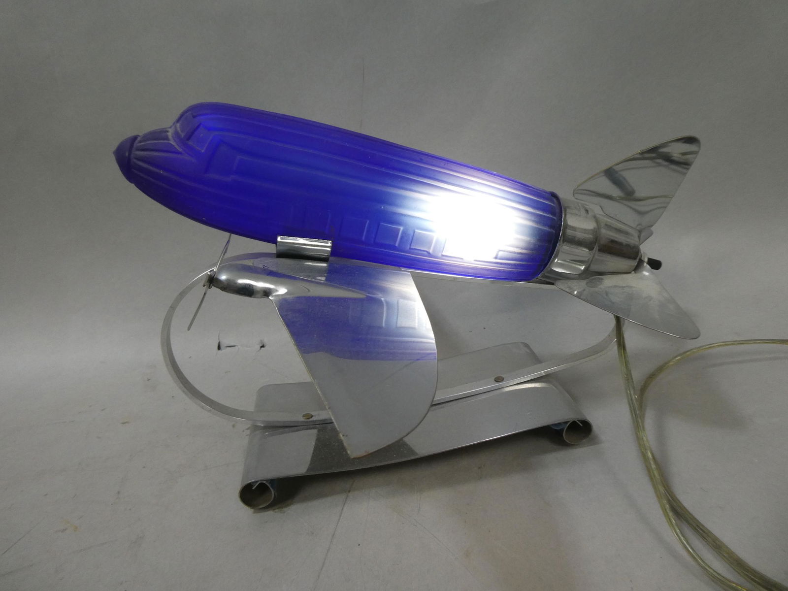 1977 Sarsaparilla Blue Art Deco Glass & Chrome Airplane Table Lamp (1 of 5)