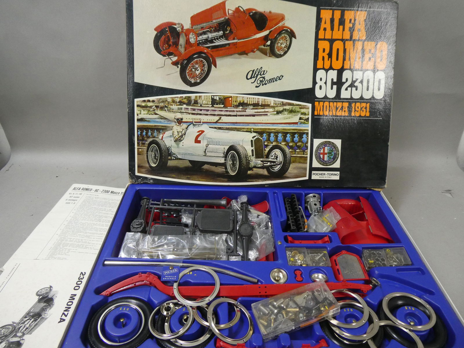 Alfa Romeo Gran Sport 1/12 スケール 未組立キット Bandai Japan 8005 Alfa Romeo Gran Sport Zagato 1:12 Scale