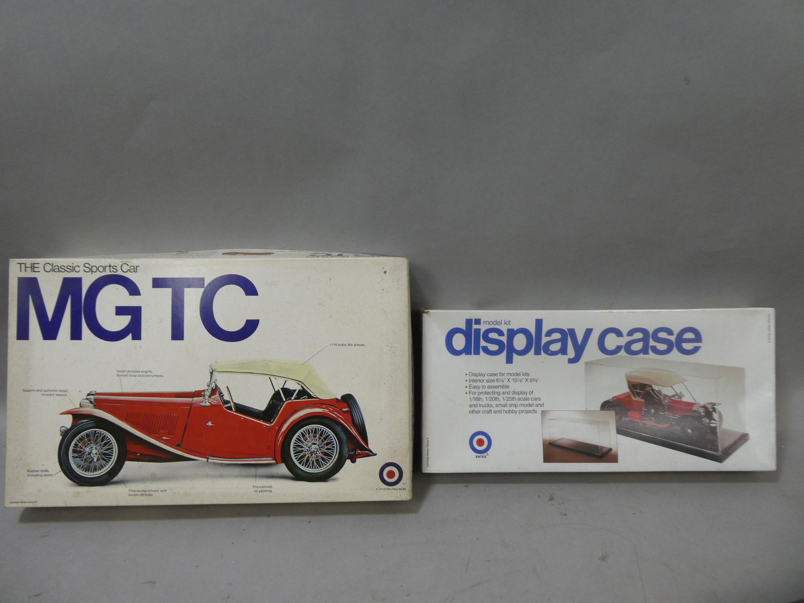 NOS Entex MG TC 8223 1/16 Scale Model & Display Case (1 of 5)