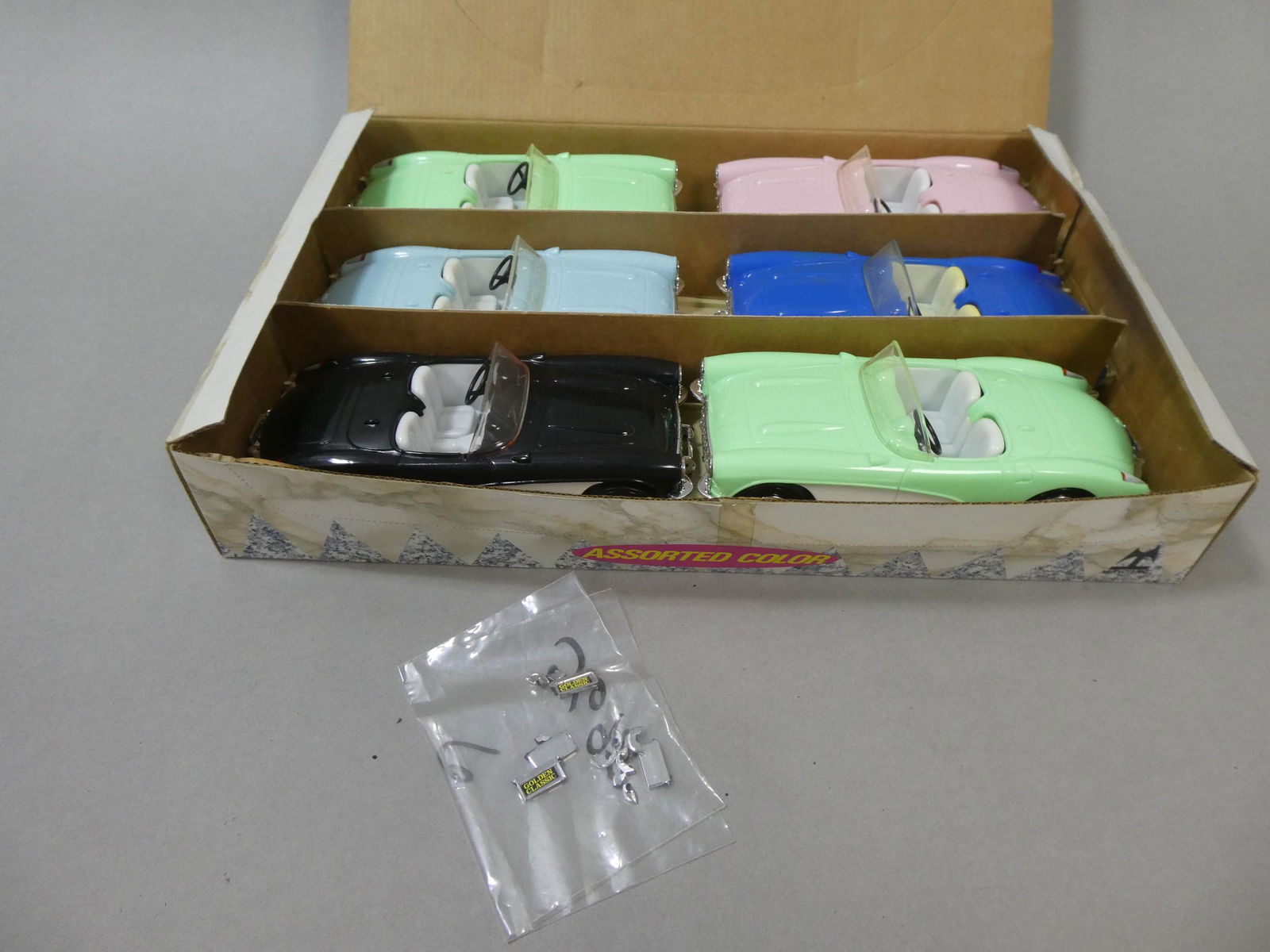 NOS Set 6 Golden Classic 1957 Corvette Friction Powered Cars in Box (1 of 7)