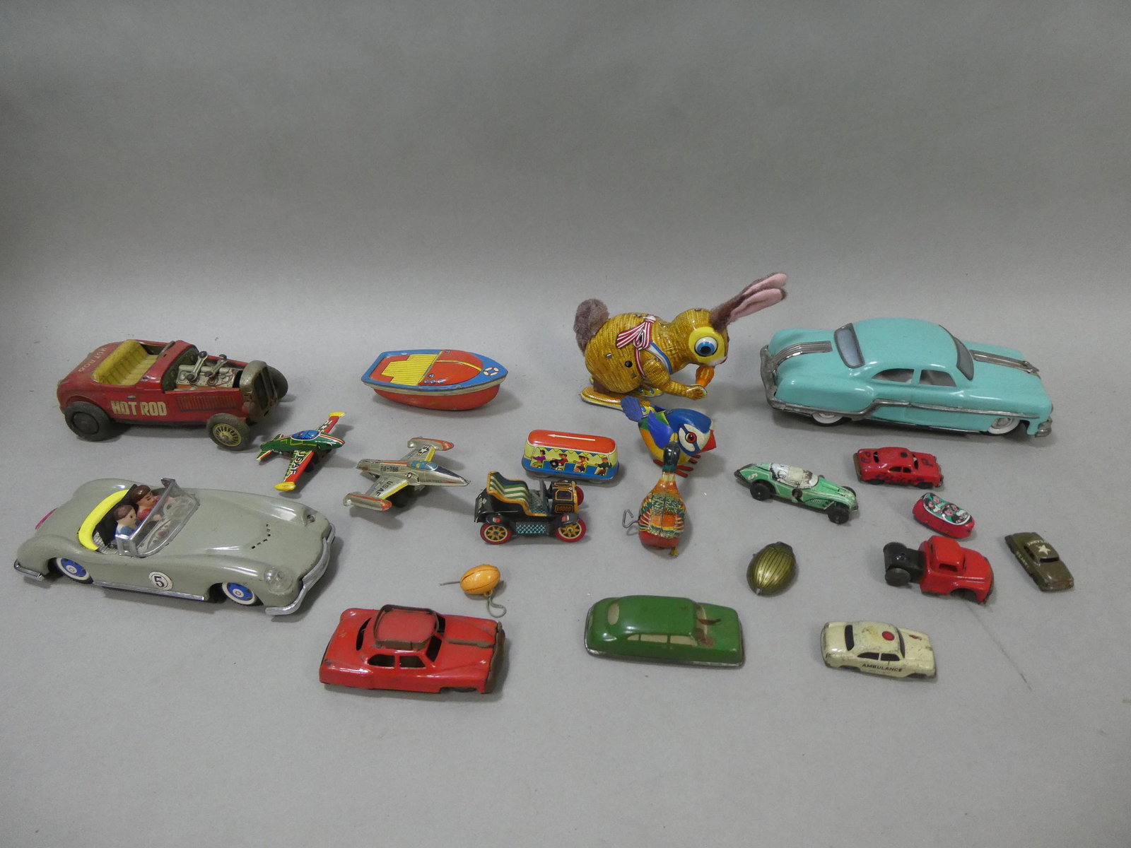 Lot 20 Vintage Assorted Tin Litho Toys Cars Animals Airplanes etc (1 of 12)