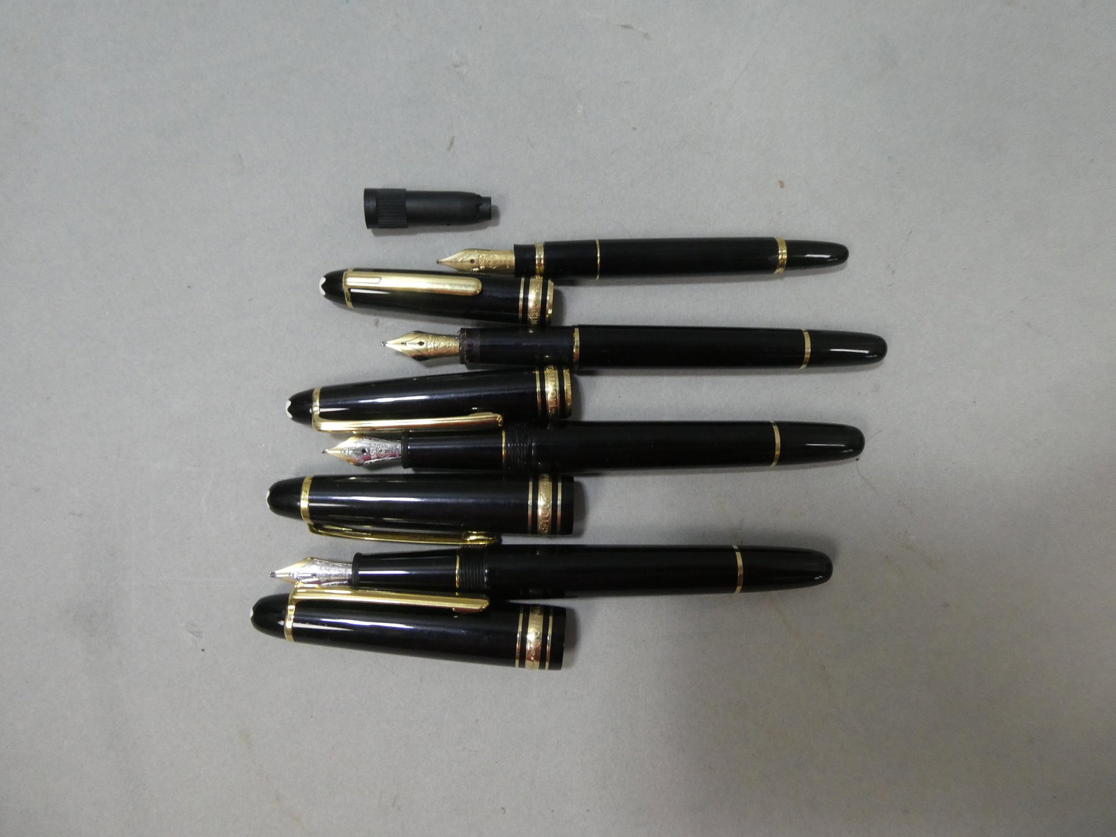 Lot 4 Mont Blanc Fountain Pens w/ 4810 14k Gold Nibs (1 of 10)