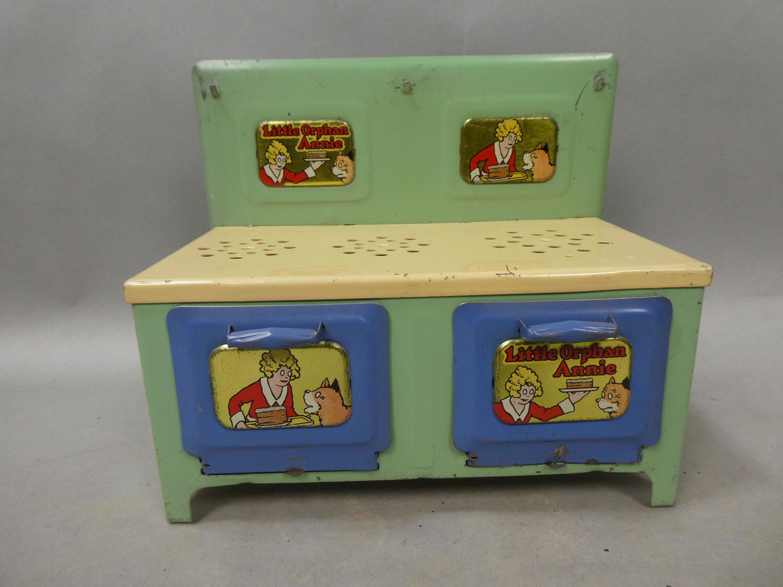 1930's Tin Litho Little Orphan Annie Child's Toy Stove (1 of 7)