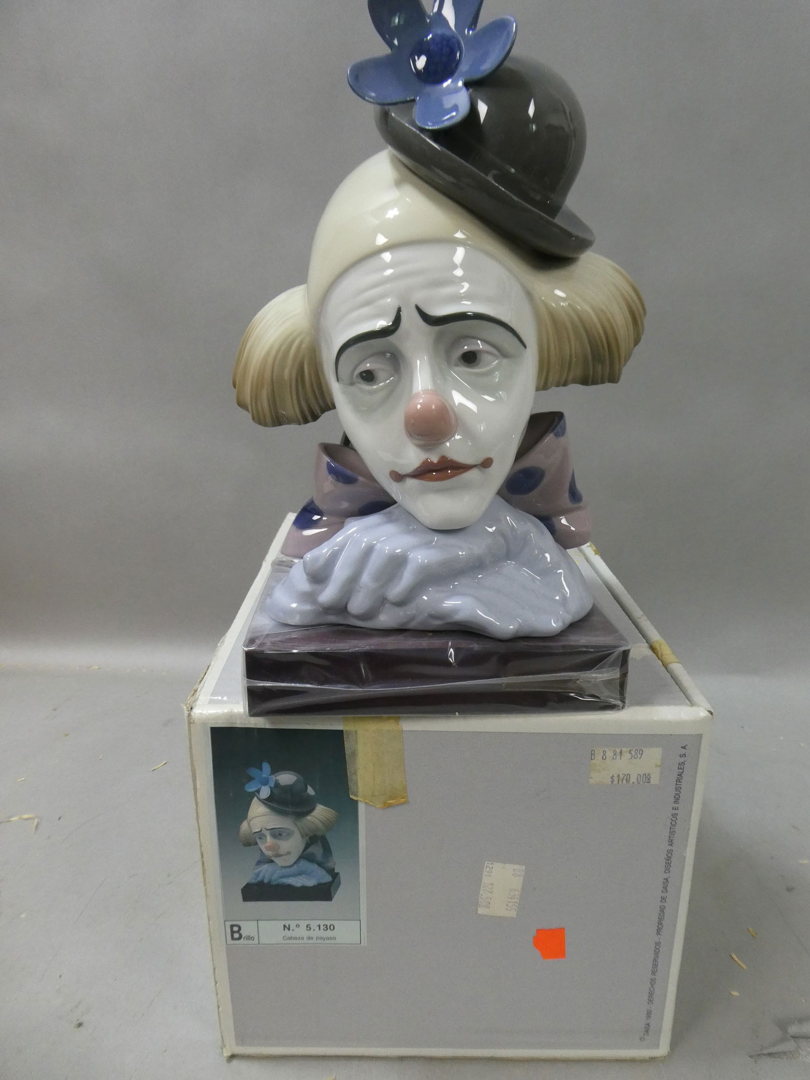 Lladro 5130 Pensive Clown Bust Figurine in Box w/ Base (1 of 8)