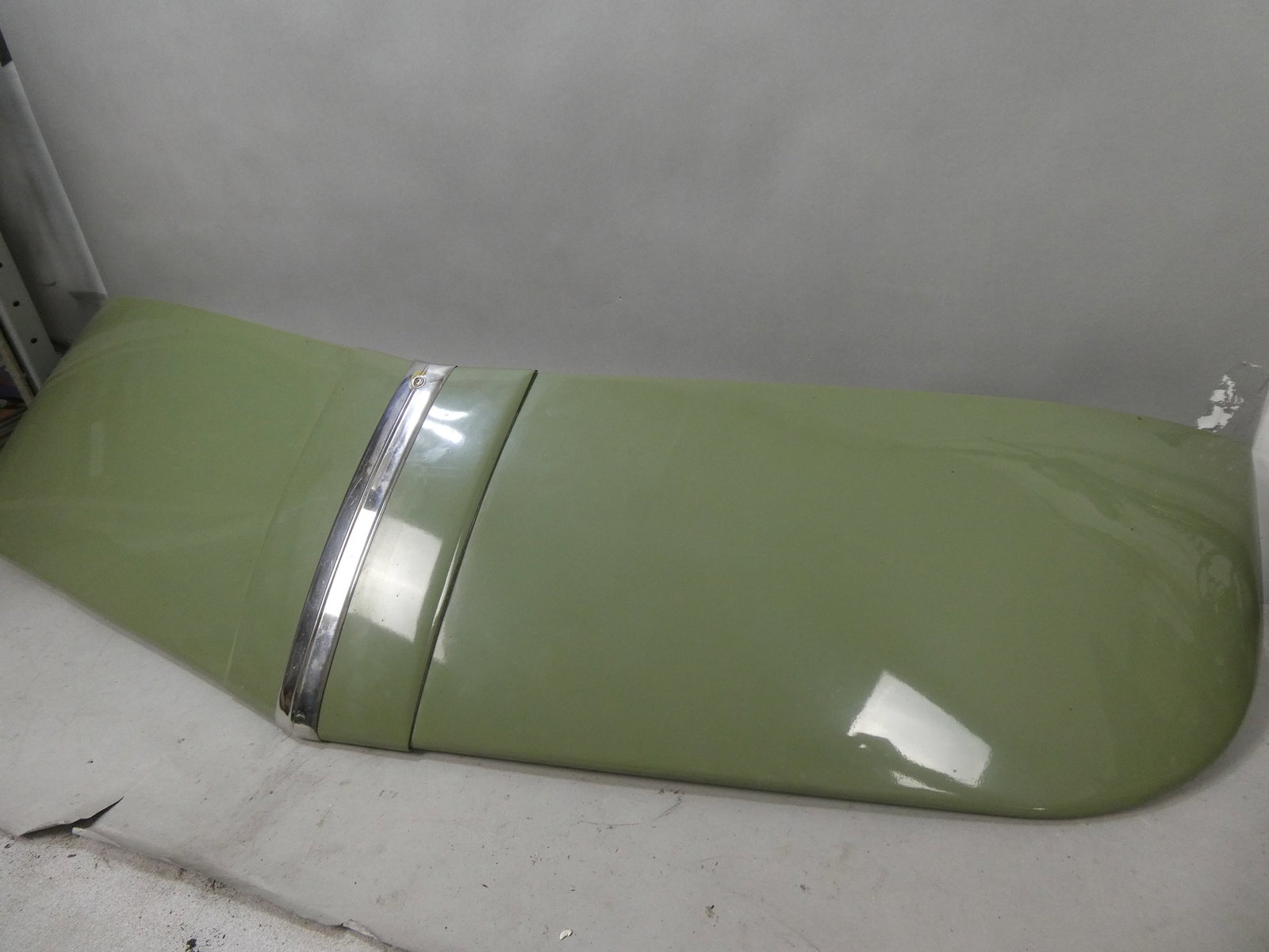 c1950's Deitrich Adjustable Rat Hot Rod Visor Cadillac GM Pontiac etc: c1950's Deitrich Adjustable Rat Hot Rod Visor Cadillac GM Pontiac etc. Measurements in inches: 13 x 54 adjustable Condition:Shows some wear, missing chrome bracket on one side Shipping:We offer in-hou