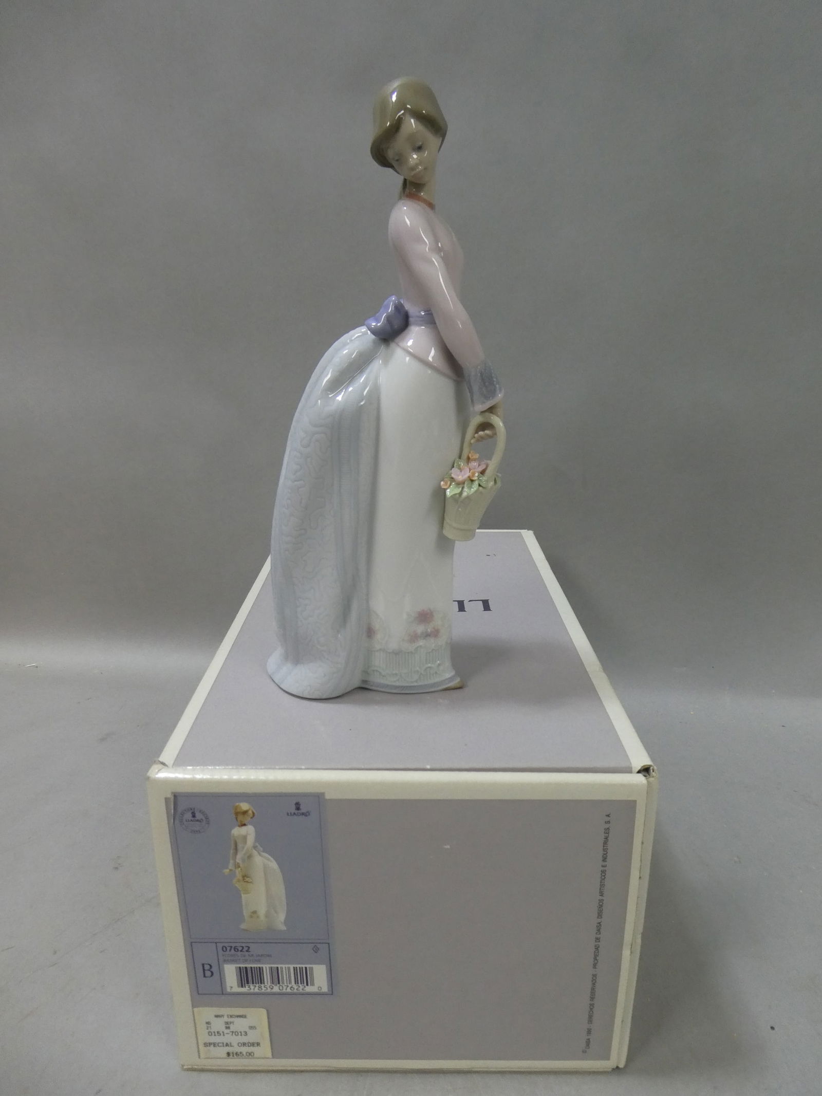 Lladro 7622 Basket of Love Figurine in Box Girl w/ Flower Basket (1 of 7)