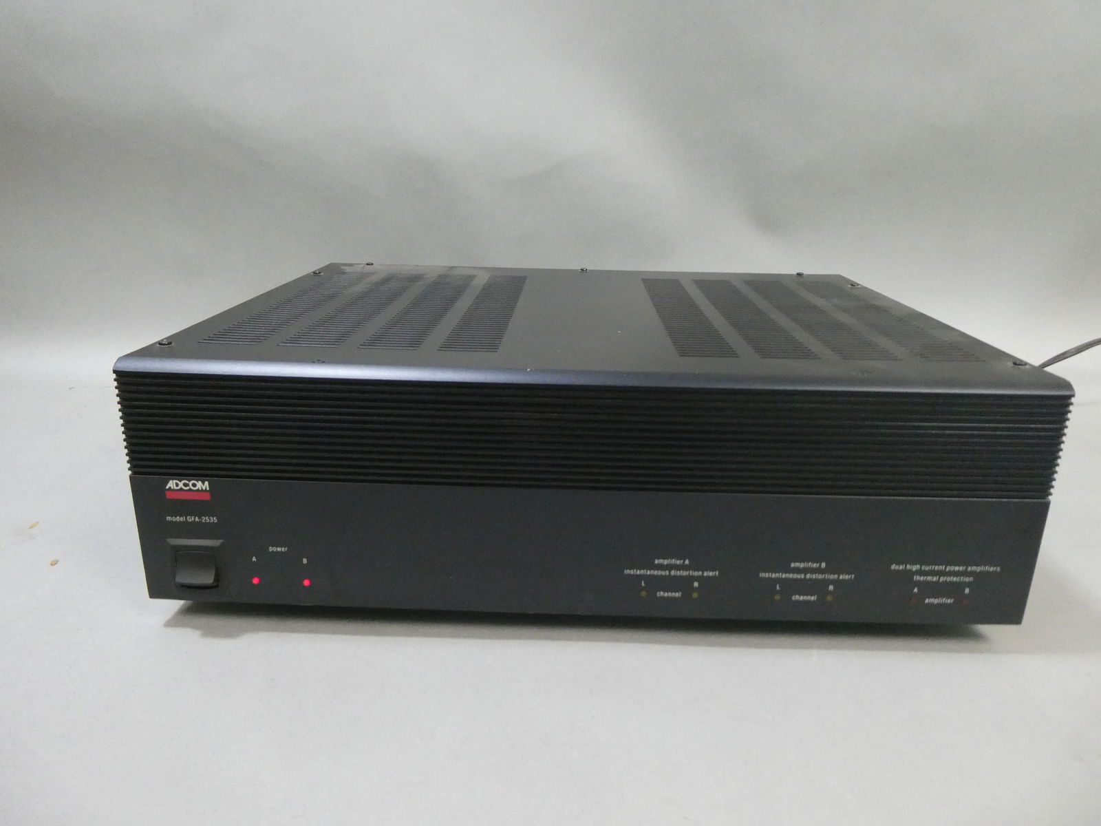 ADCOM GFA-2535 4 Channel Power Amplifier (1 of 8)
