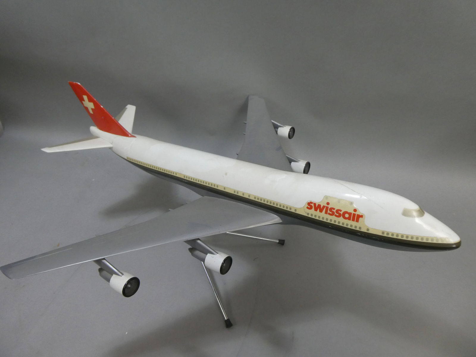 Vintage Air Plast Milano Italy Swiss Air  Boeing 747 Airplane Scale Model 1/100 (1 of 8)