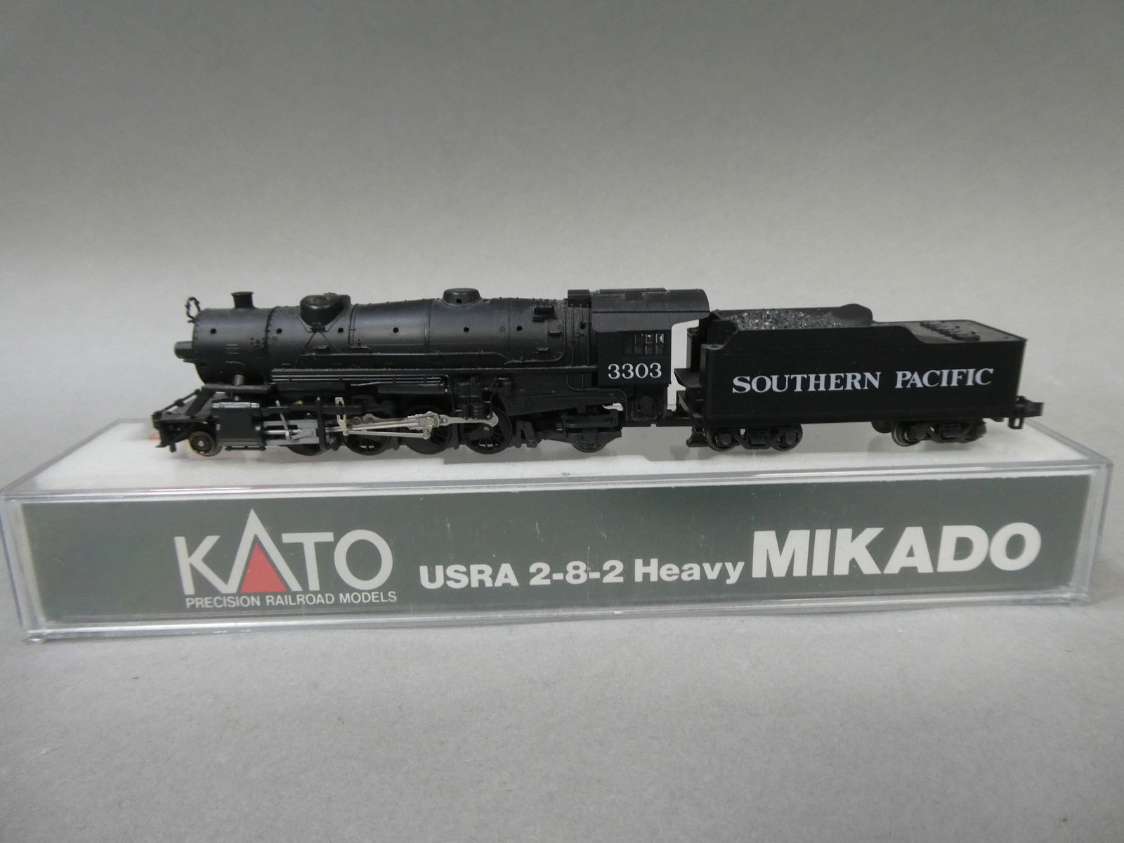 Kato 126 0113 Southern Pacific 2 8 2 Heavy Mikado N Scale