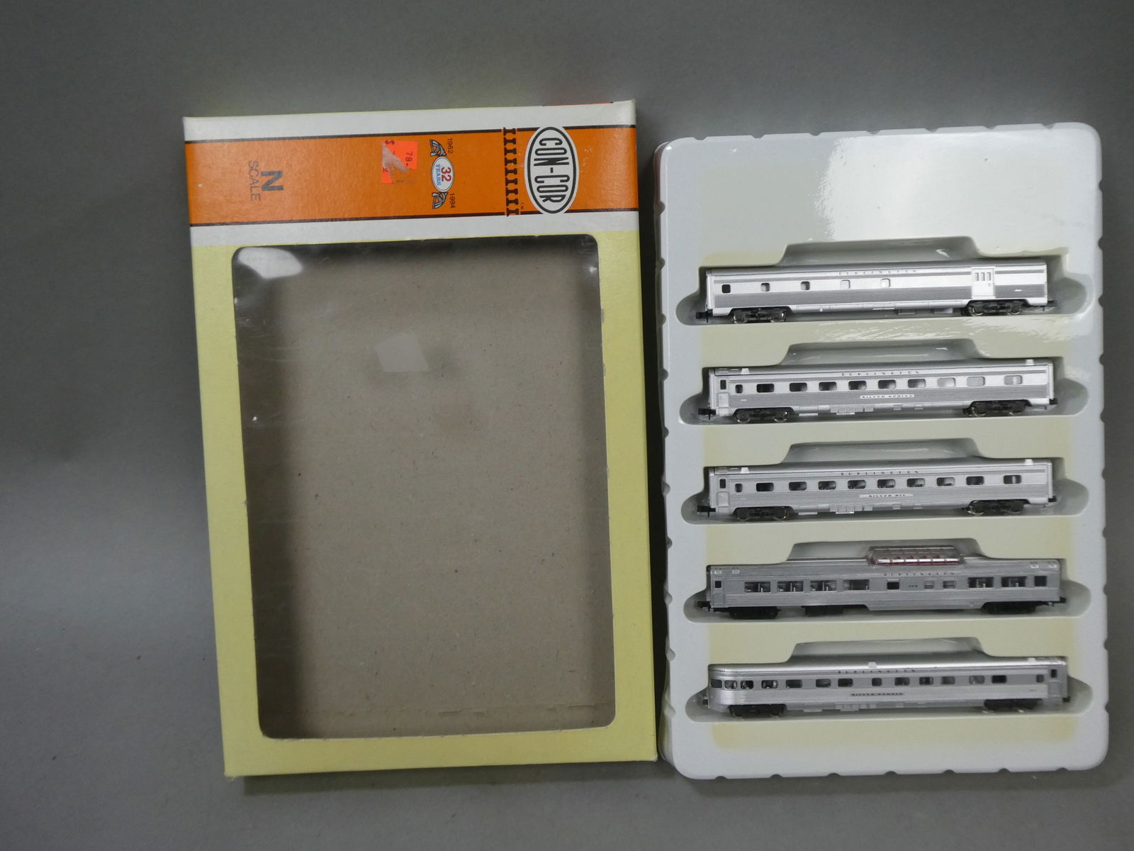 Con-Cor N Scale Five Car Streamliner Burlington Passenger Cars 5400005 (1 of 8)