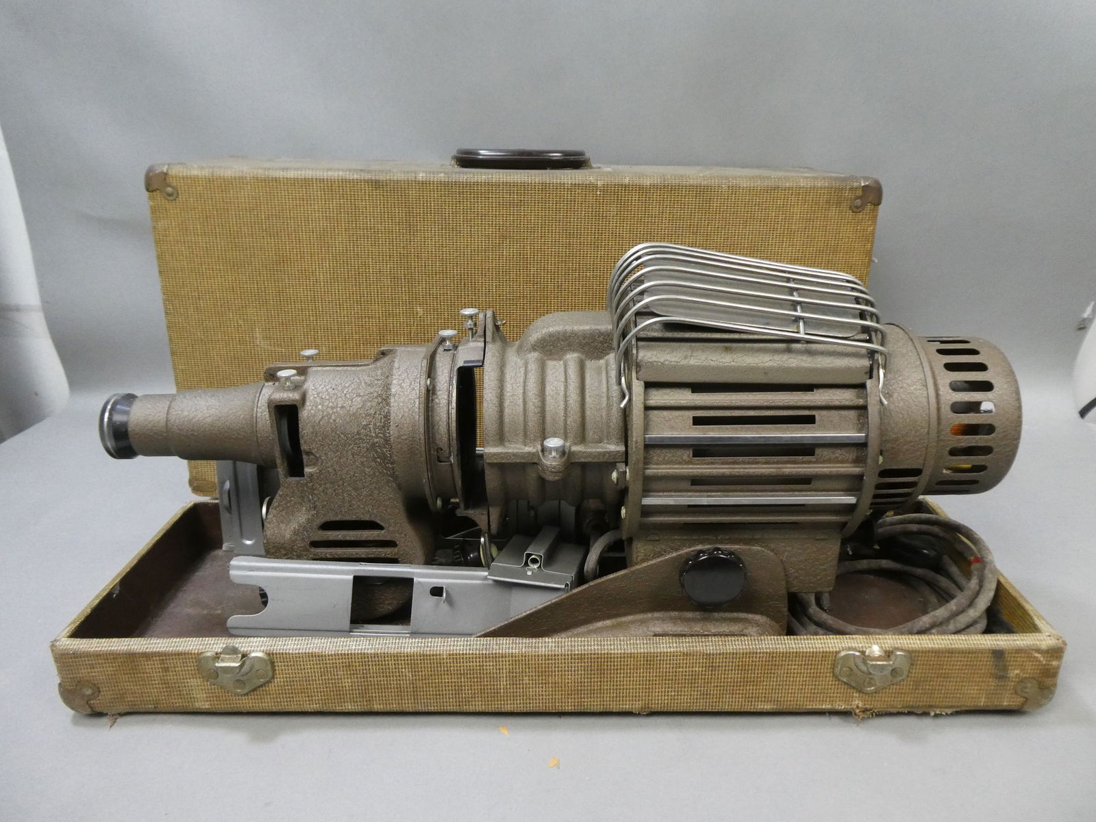 Art Deco Golde 35mm All Purpose Film Projector Steampunk Machine Age (1 of 9)