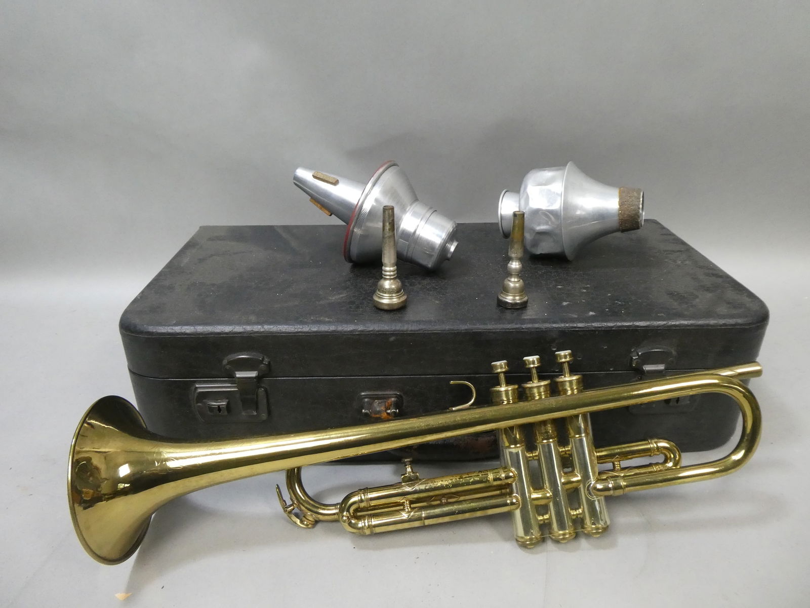 1931 Frank Bolton Llewellyn Model EY Trumpet w/ Martin 8 Mouthpiece (1 of 11)