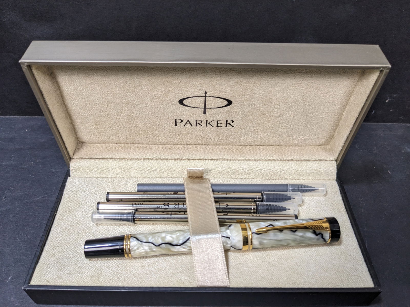 Parker Duofold Centennial Pearl & Black Ballpoint Pen (1 of 5)