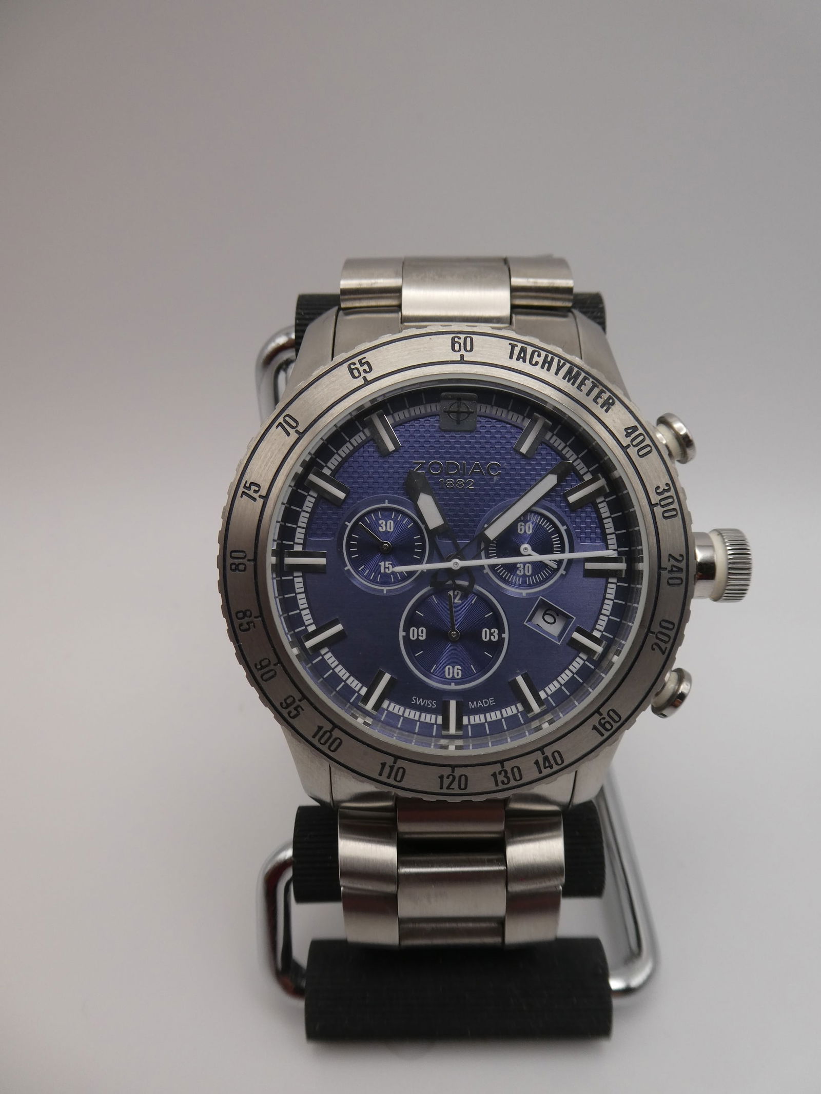 Zodiac 1882 Chronograph Quartz Date Wristwatch (1 of 7)