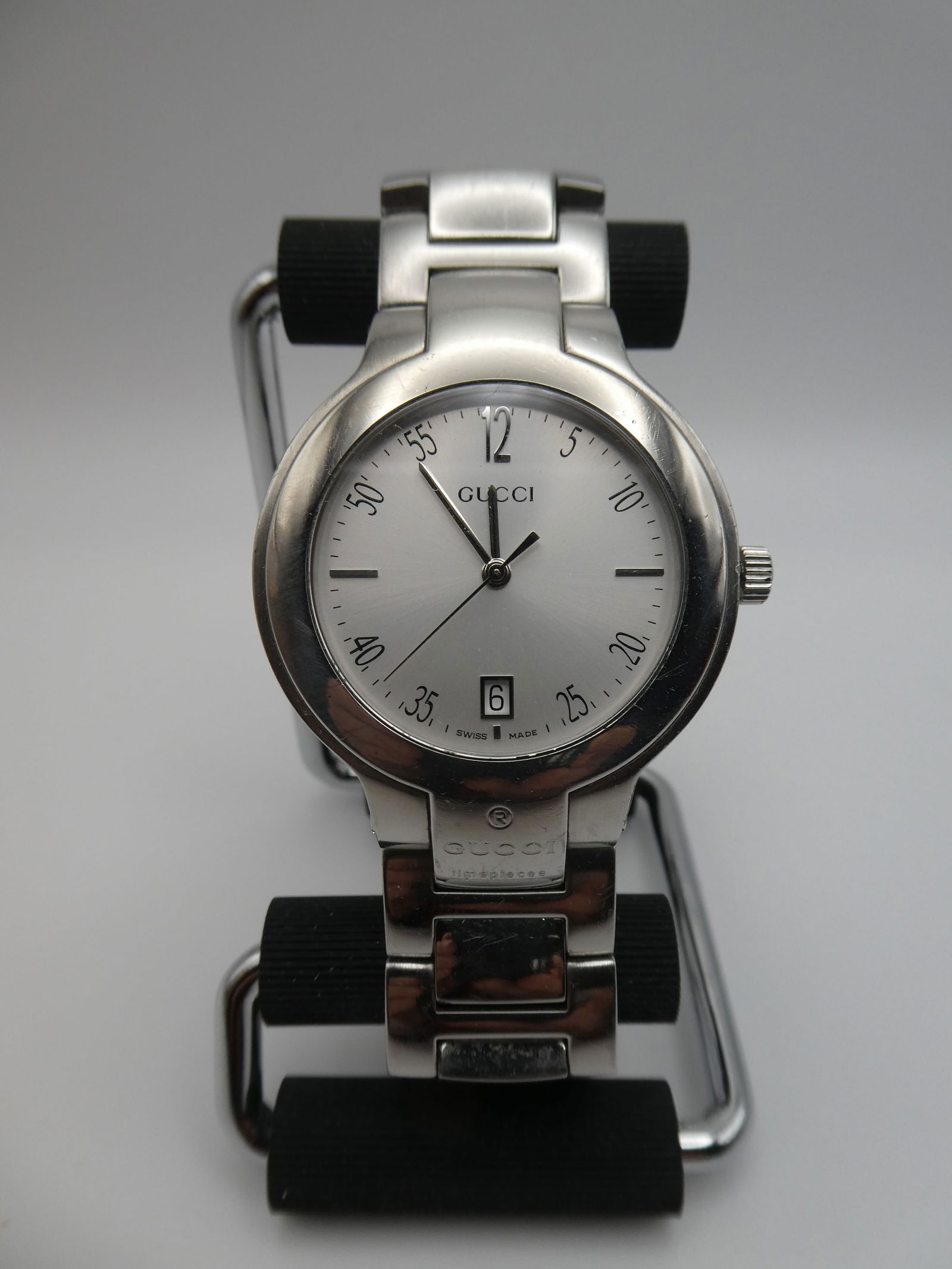 Gucci Stainless Steel Quartz Date Wristwatch (1 of 7)