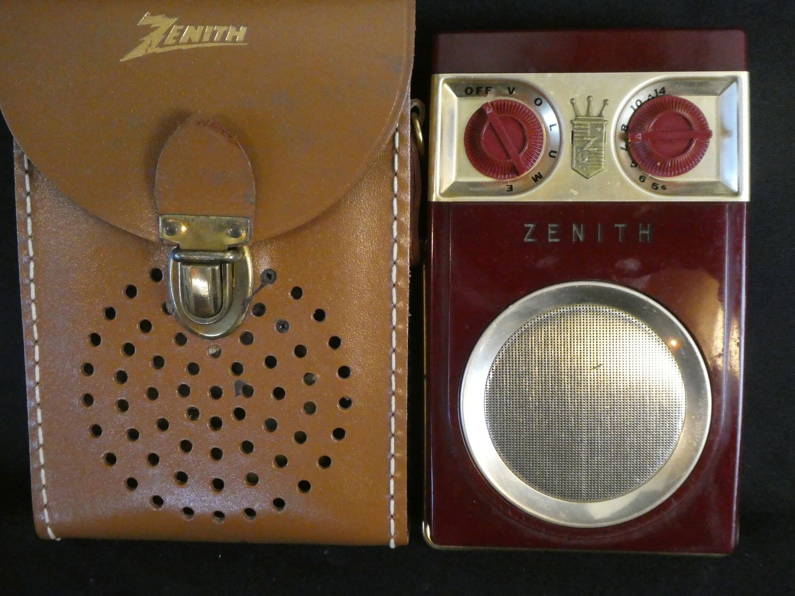 Zenith Maroon Rare Hand Wired Royal 500 Transistor Portable Radio w/ Case (1 of 8)