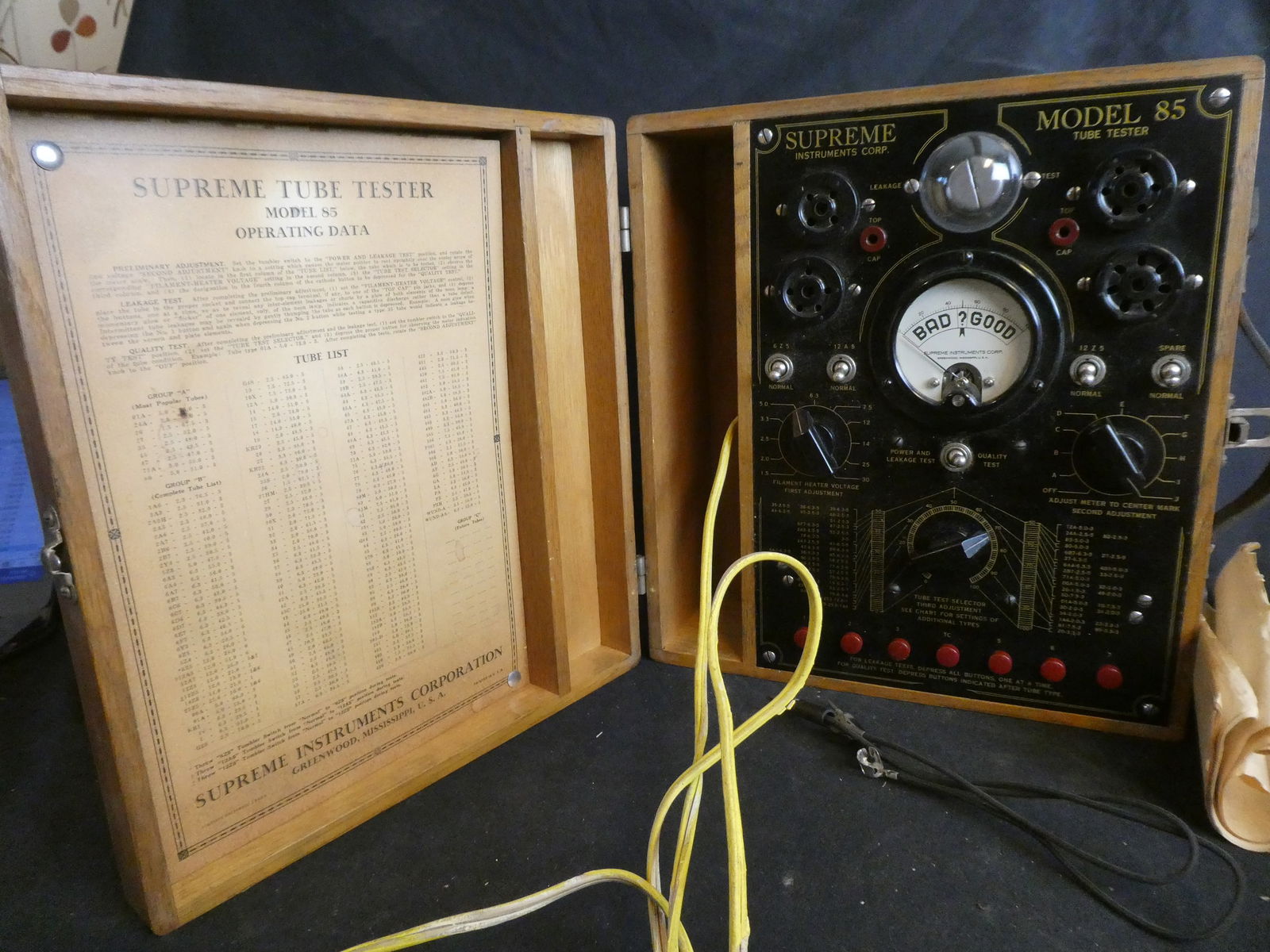 Antique Supreme Tube Tester Model 85 (1 of 7)
