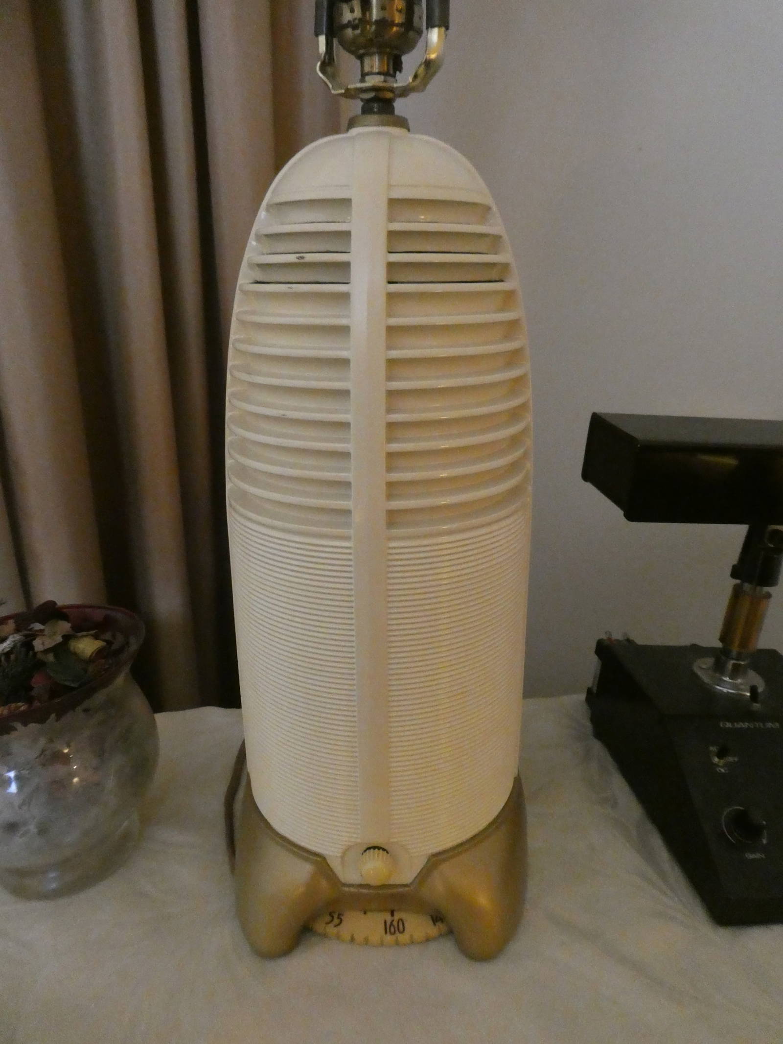 Art Deco Mitchell Lumitone White Bakelite Rocket Radio Table Lamp Auction