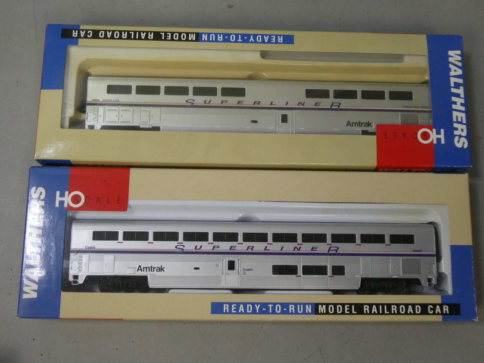 Pair Walthers HO Amtrak Superliner Coach Passenger Cars NOS (1 of 6)