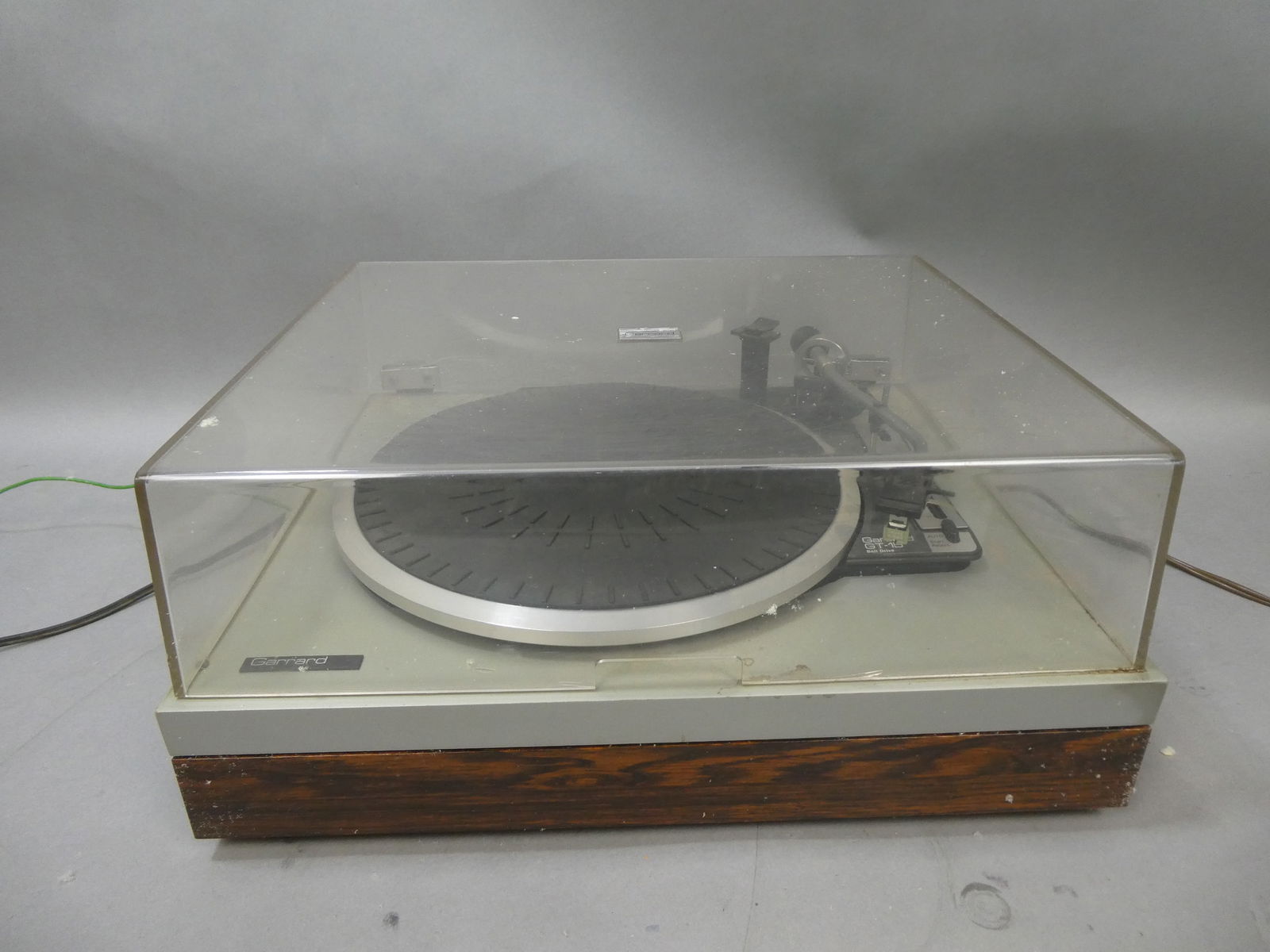 Garrard Model GT-15 Belt Drive Turntable Record Player (1 of 10)