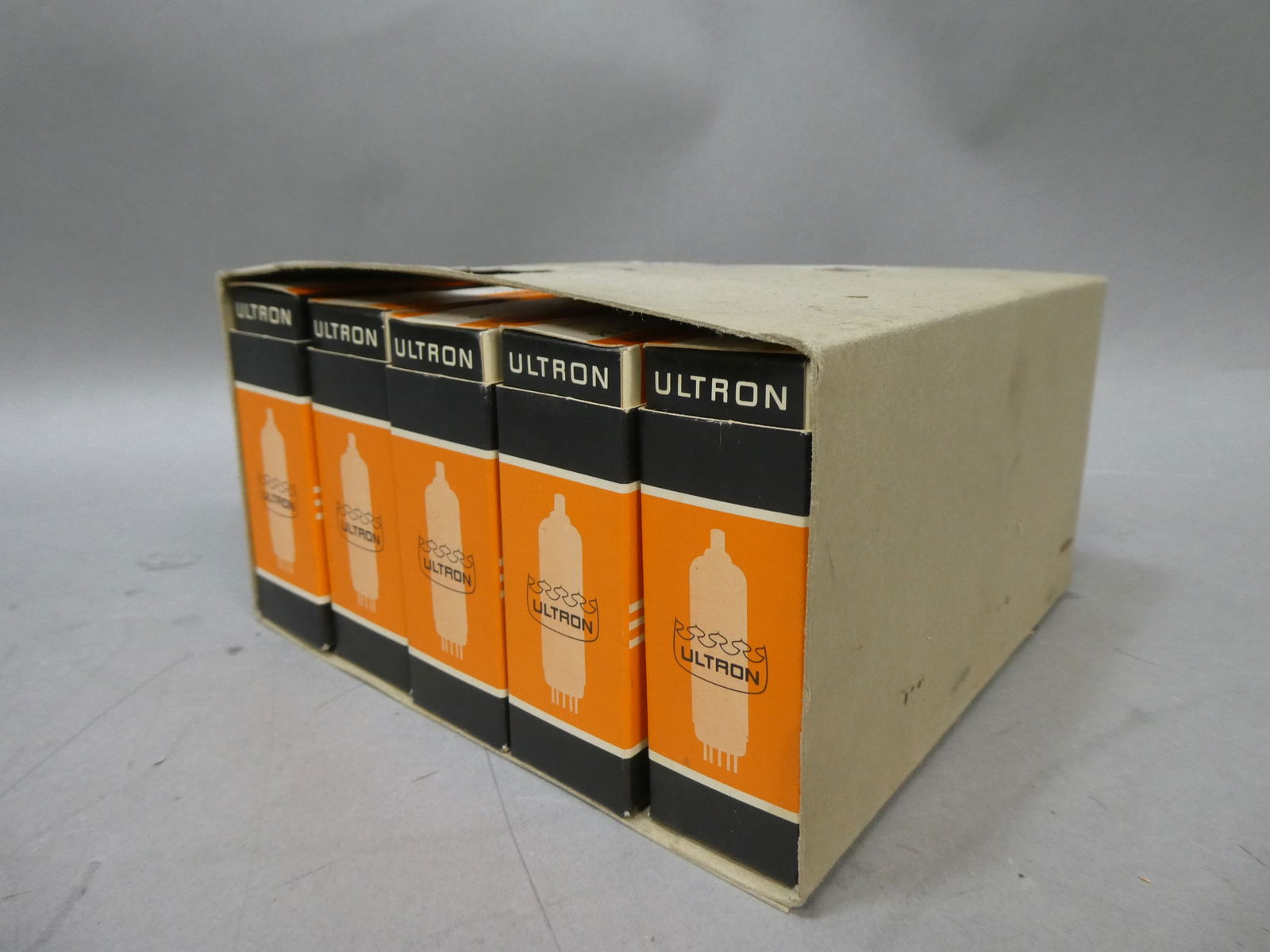 Set 25 NOS Ultron EM34 Radio Vacuum Tubes in Boxes (1 of 4)