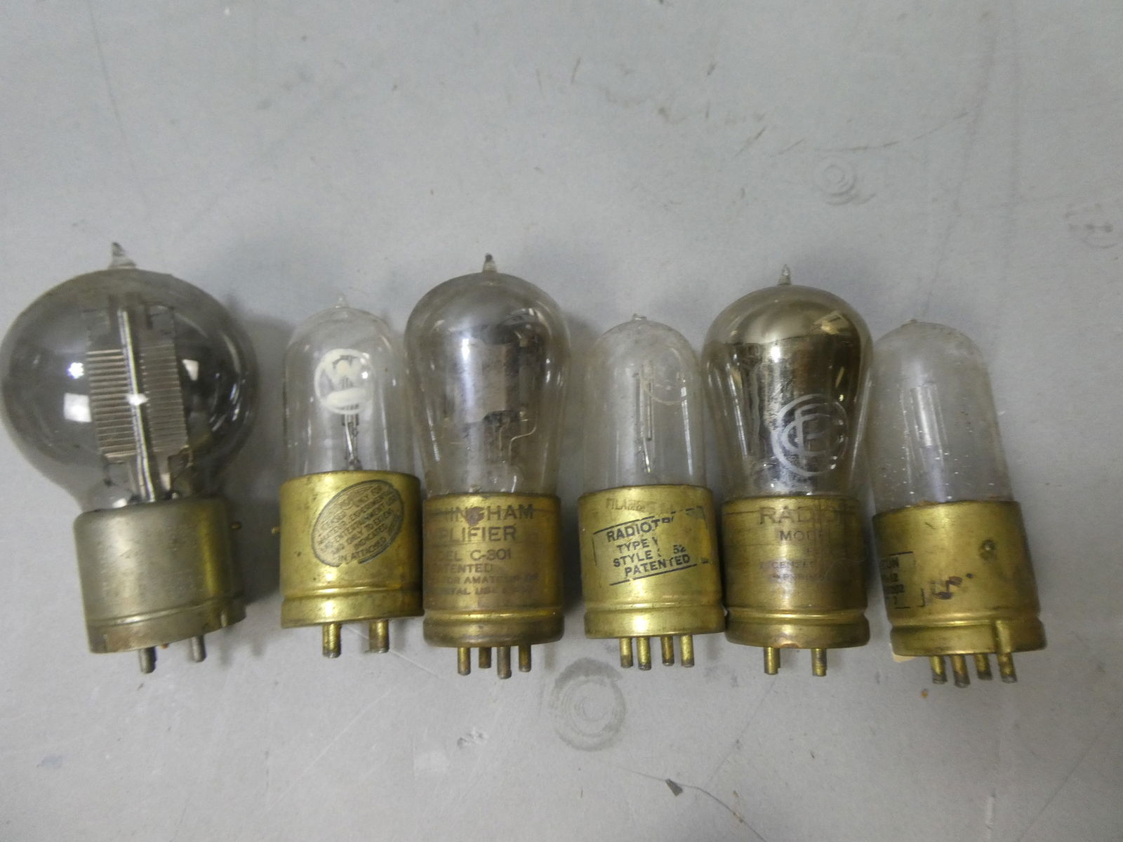 Lot 6 Old Radio Vacuum Tubes Western Electric 26A RCA WD-12 UV-201 (1 of 6)