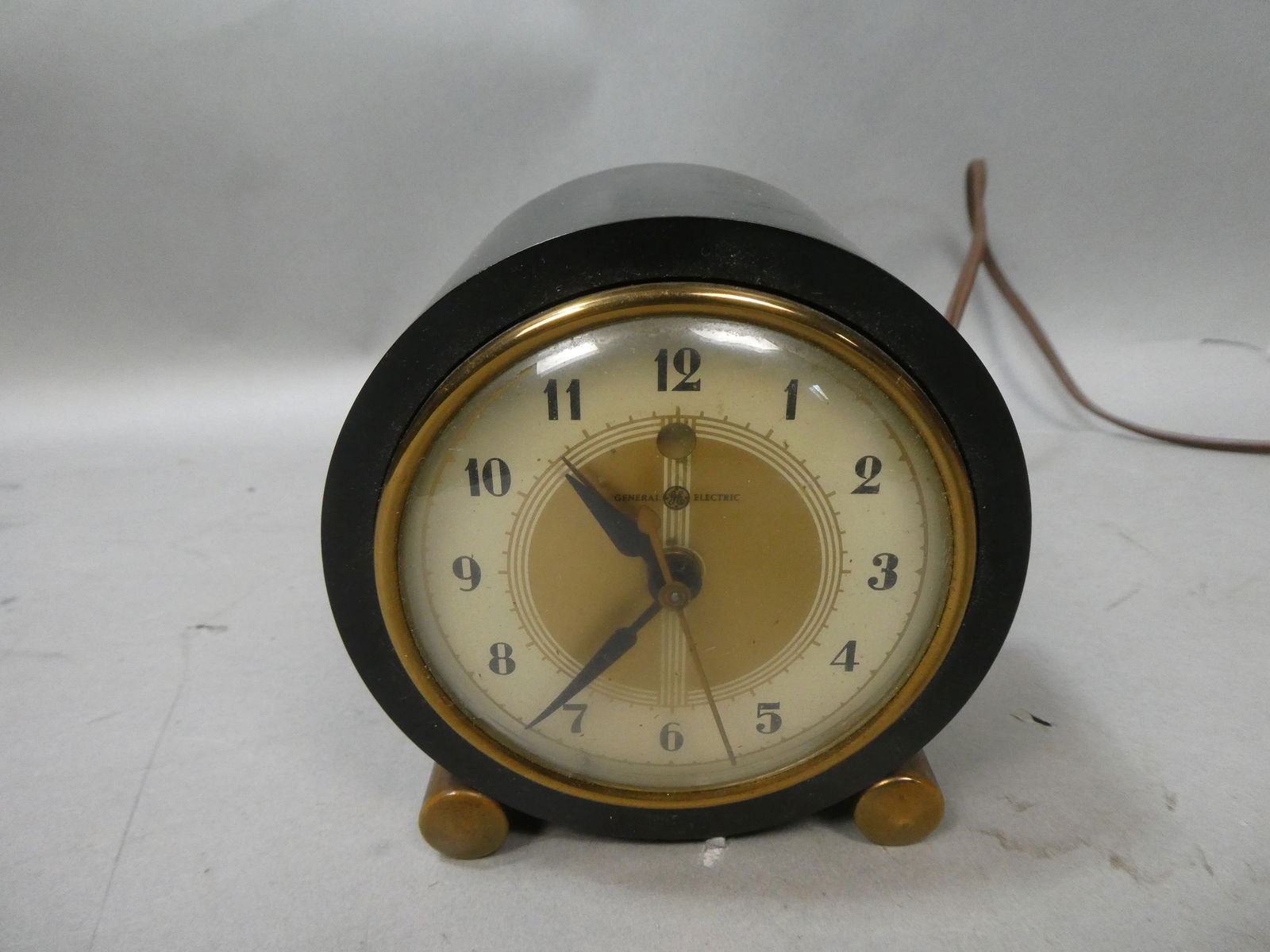 Art Deco GE General Electric Model 7F7 Electric Clock (1 of 7)