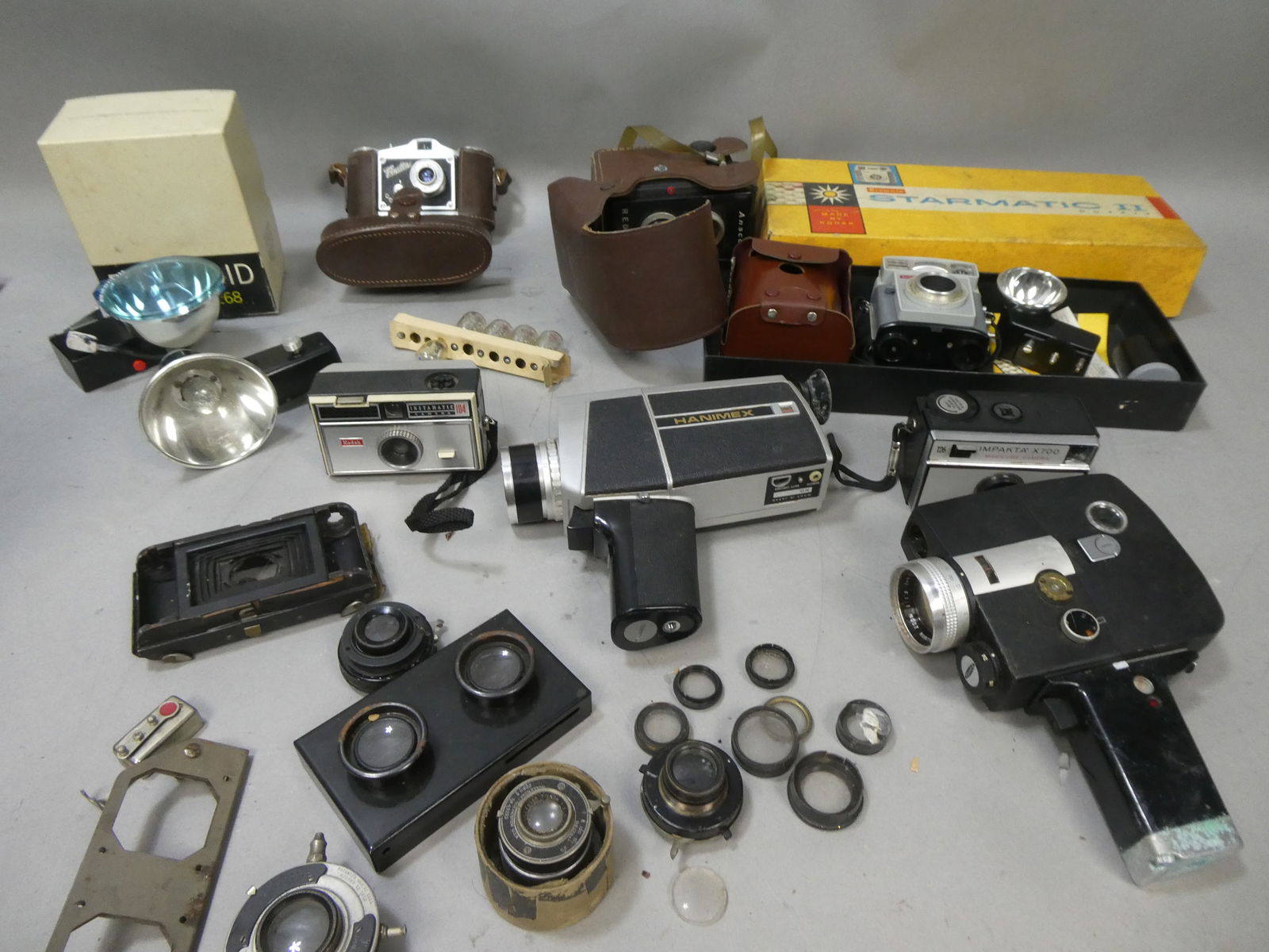 Large Lot Assorted Camera & Parts Fujica Kodak Ansco Finetta Polaroid etc (1 of 11)