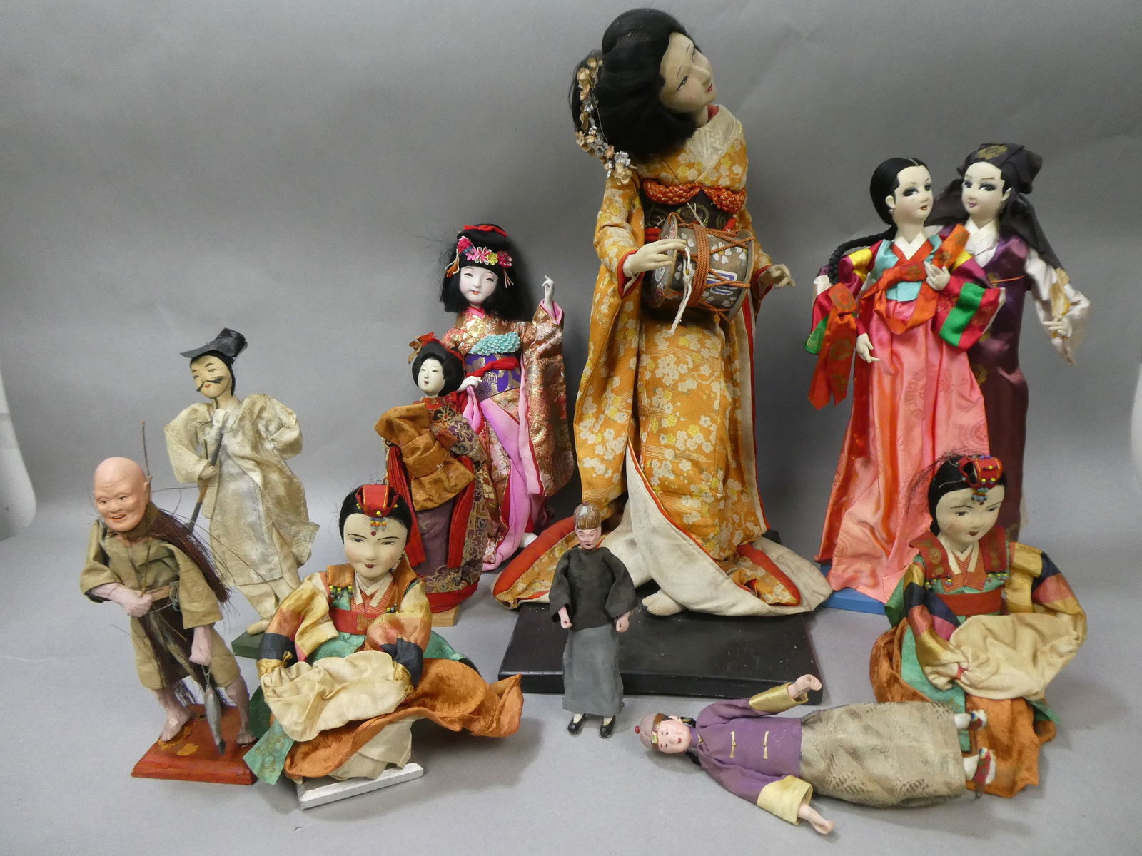 Lot 10 Vintage Assorted Asian Chinese & Japanese Dolls (1 of 12)
