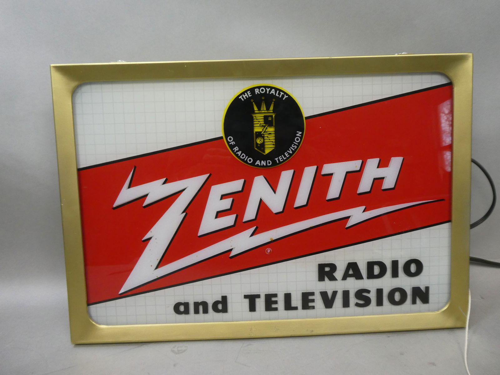 Vintage Zenith Radio & Television Metal & Glass Light-up Sign: Vintage Zenith Radio & Television Metal & Glass Light-up Sign. Measurements in inches: 20 1/2 x 14 x 3 Condition:Has been repainted. Does not light up Shipping:We offer in-house shipping. Item(s) will