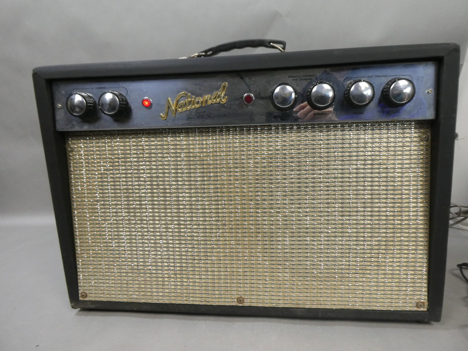 1950's National Newport 40 6440T 2 Channel Amp Amplifier: 1950's National Newport 40 6440T 2 Channel Amp Amplifier. Measurements in inches: 17 high x 24 x 9 Condition:Normal wear with age and use. Both channels tested with mic and work. Not tested any furthe